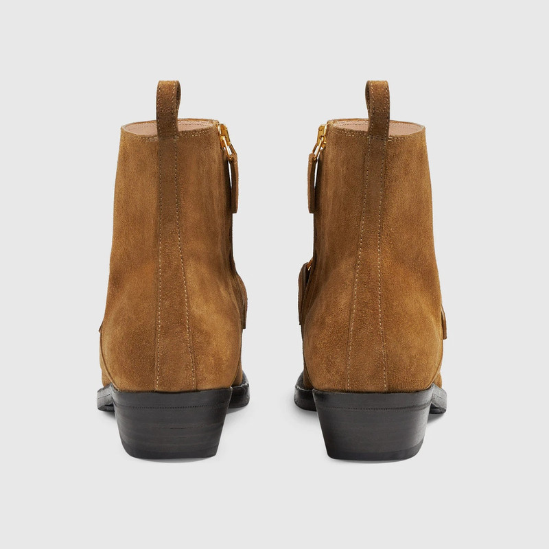 Women's ankle boot with chain 4