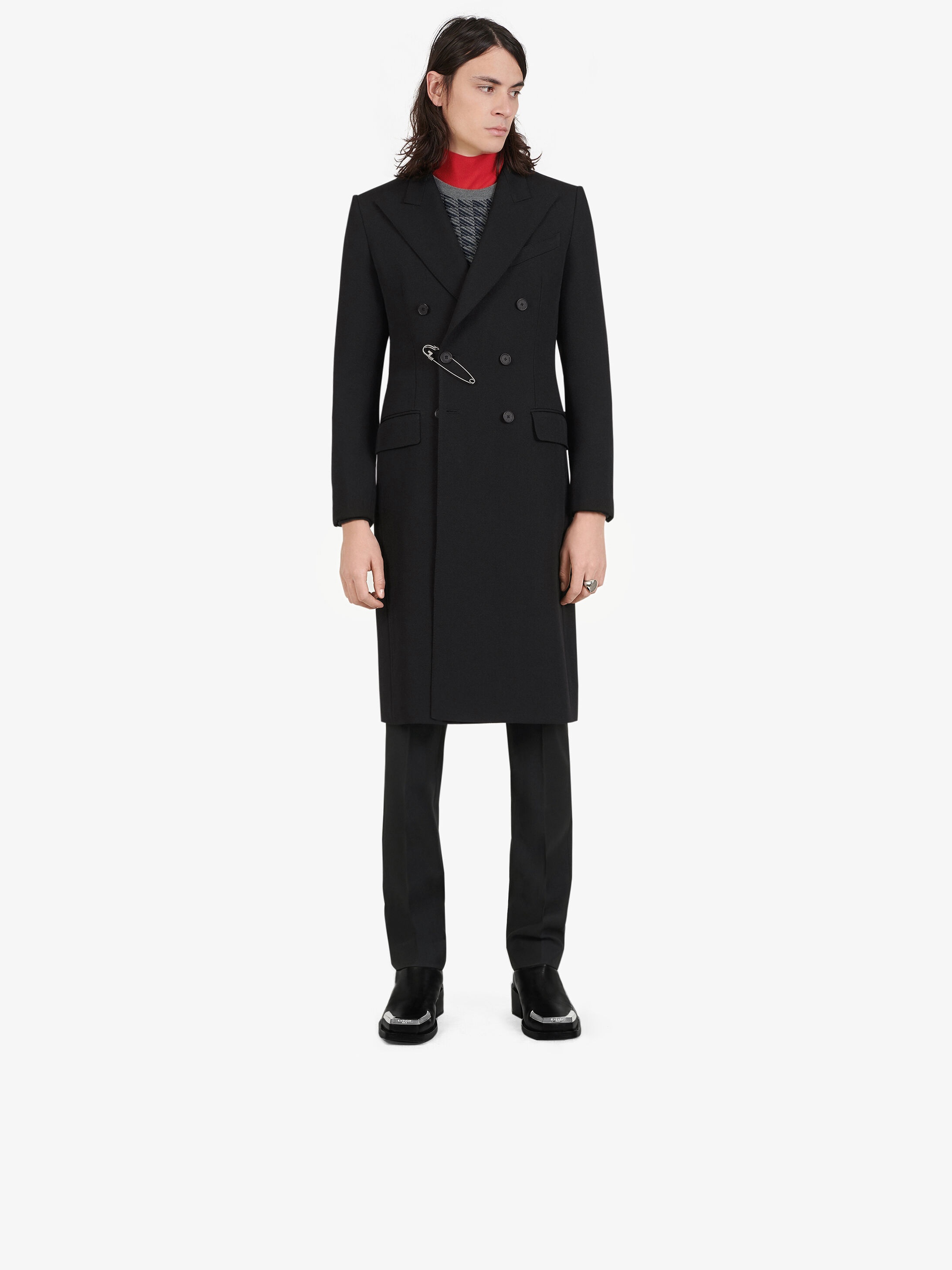 Double braisted coat in wool with G pin - 2