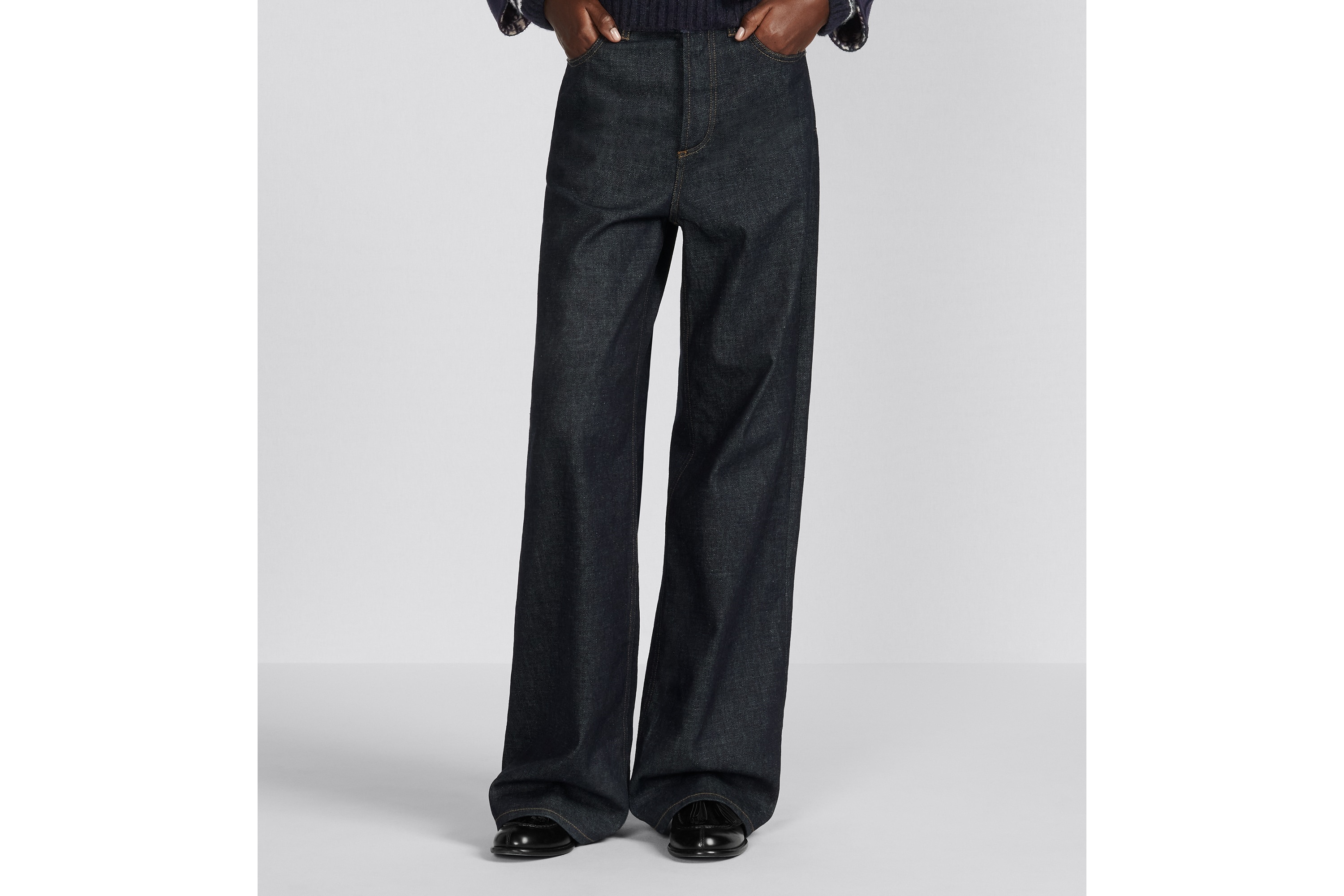 Flared Jeans - 7