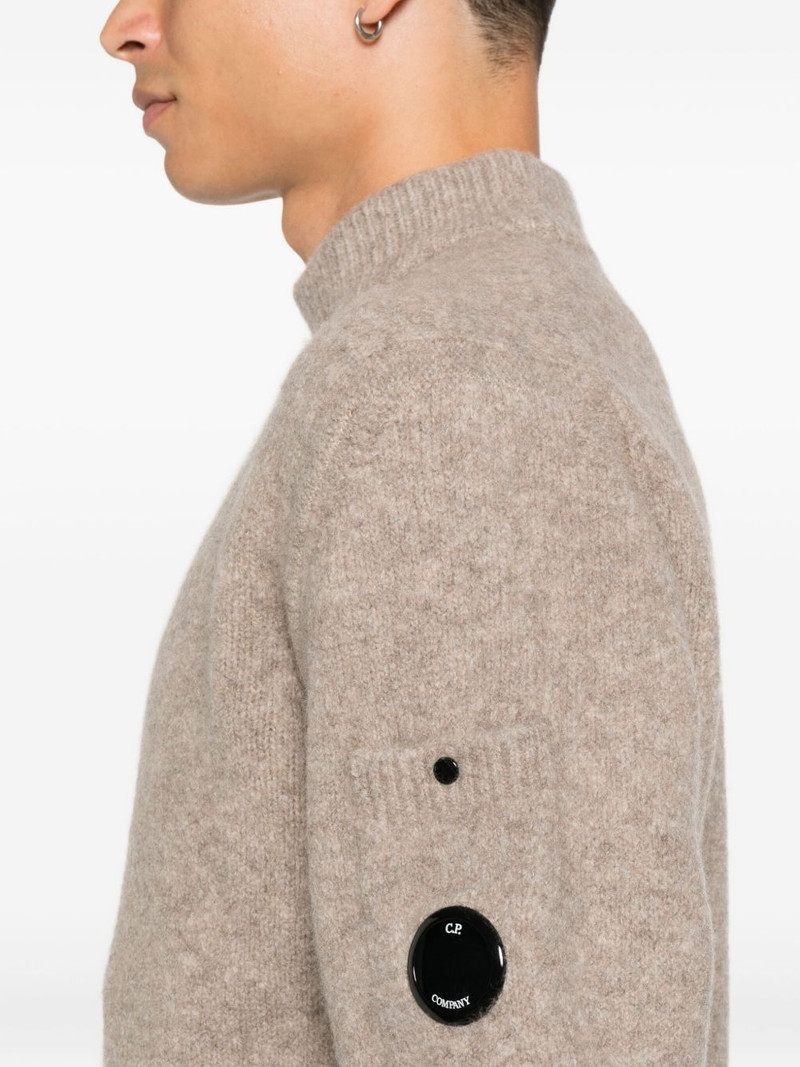 Lens-detail sweater 5