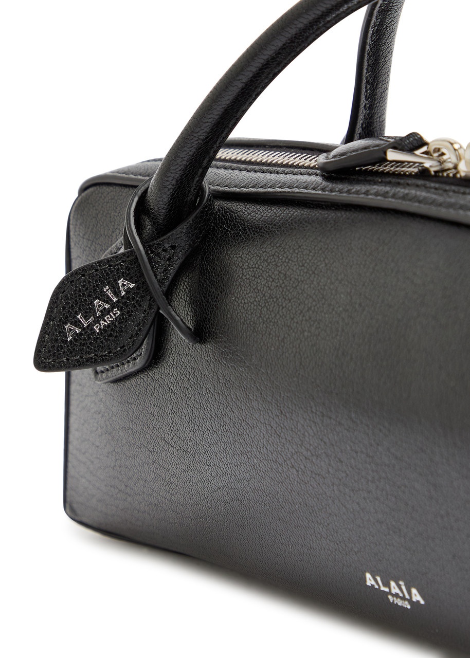 Alaïa Le Teckel Grained Leather Clutch - 3