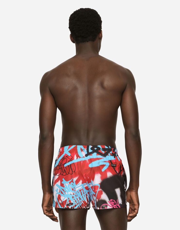 Short swim trunks with spray-paint graffiti print - 5