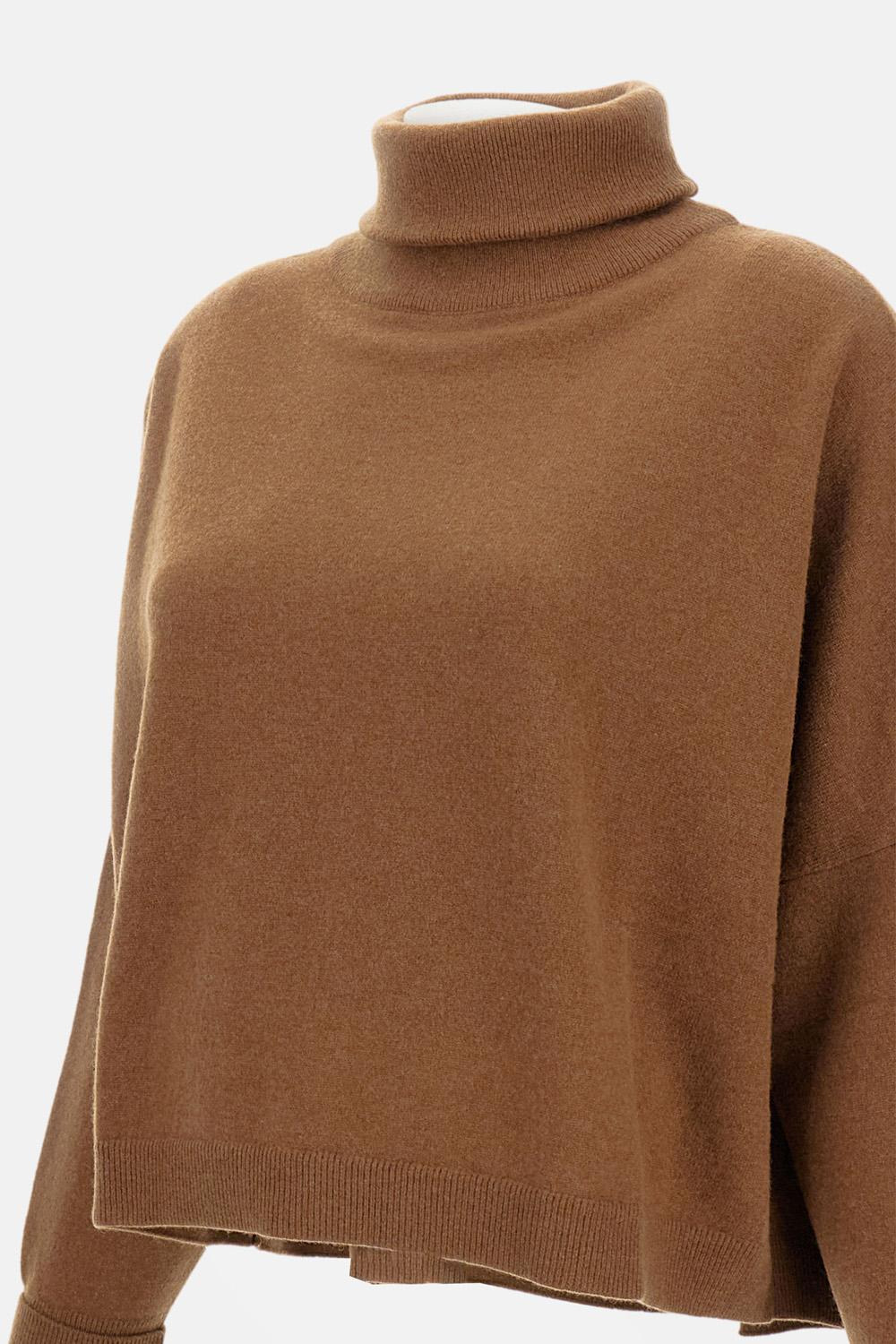 Short turtleneck sweater - 5