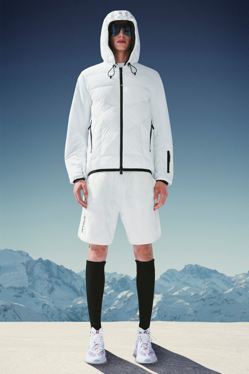 Moncler Porossan short down jacket outlook