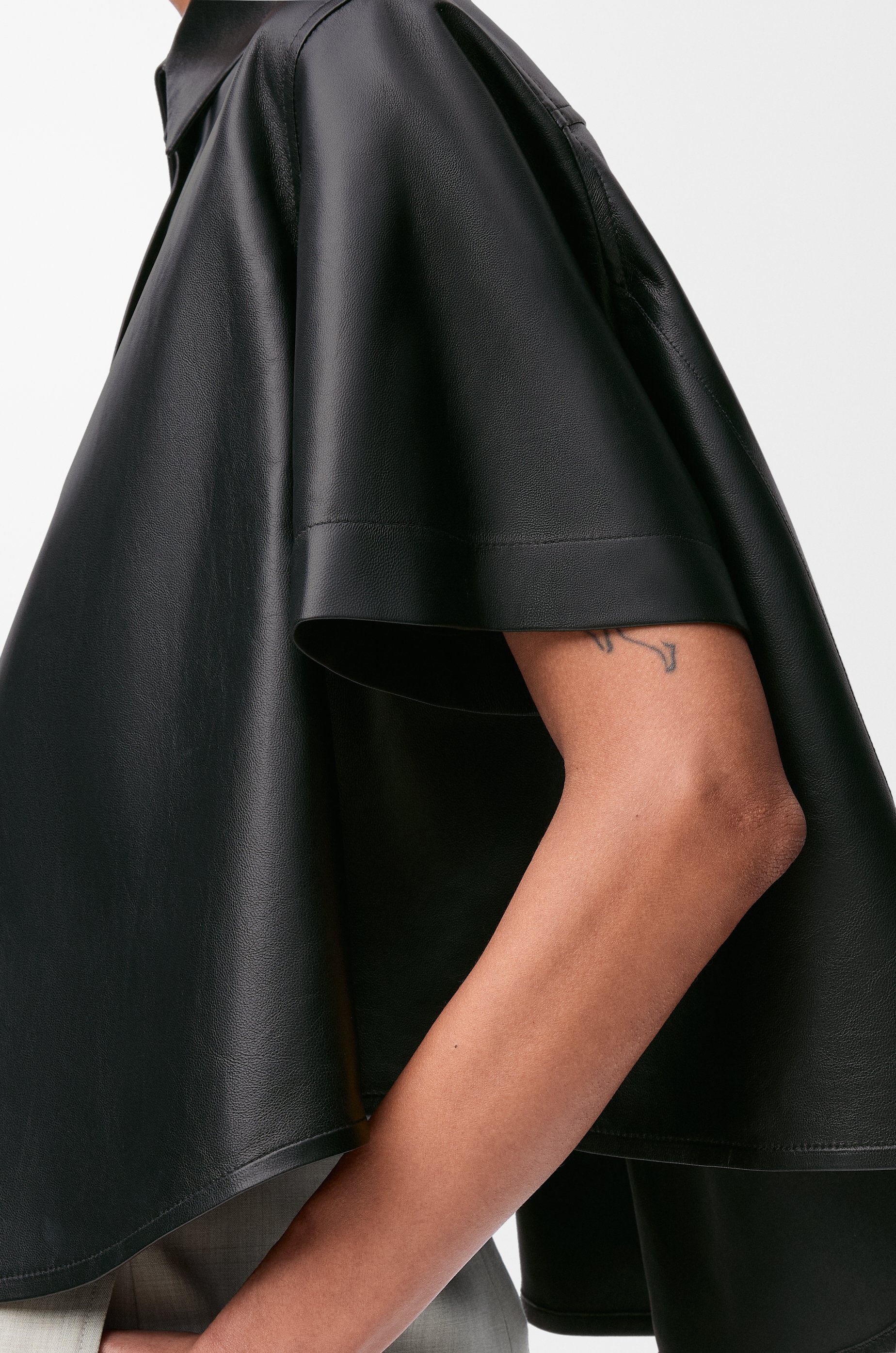 Short sleeve trapeze shirt in nappa lambskin - 5