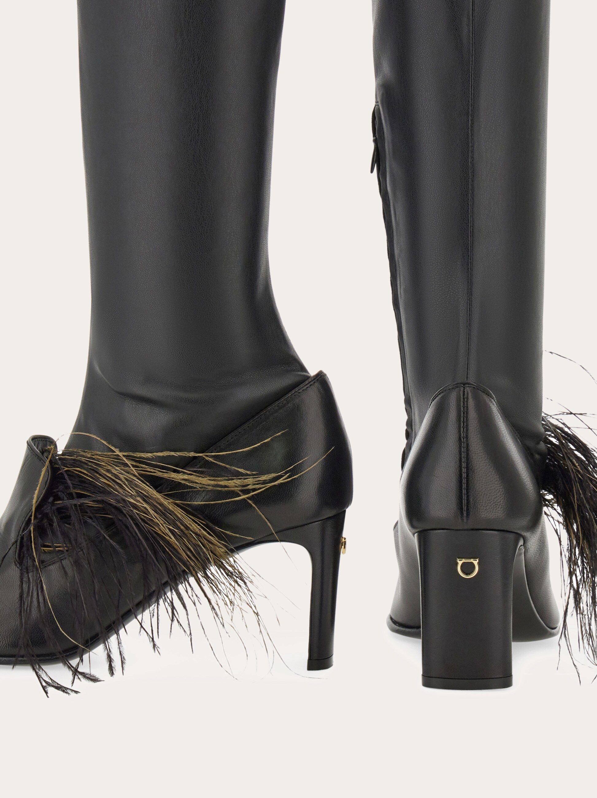 Knee high boot with detachable feathers - 8