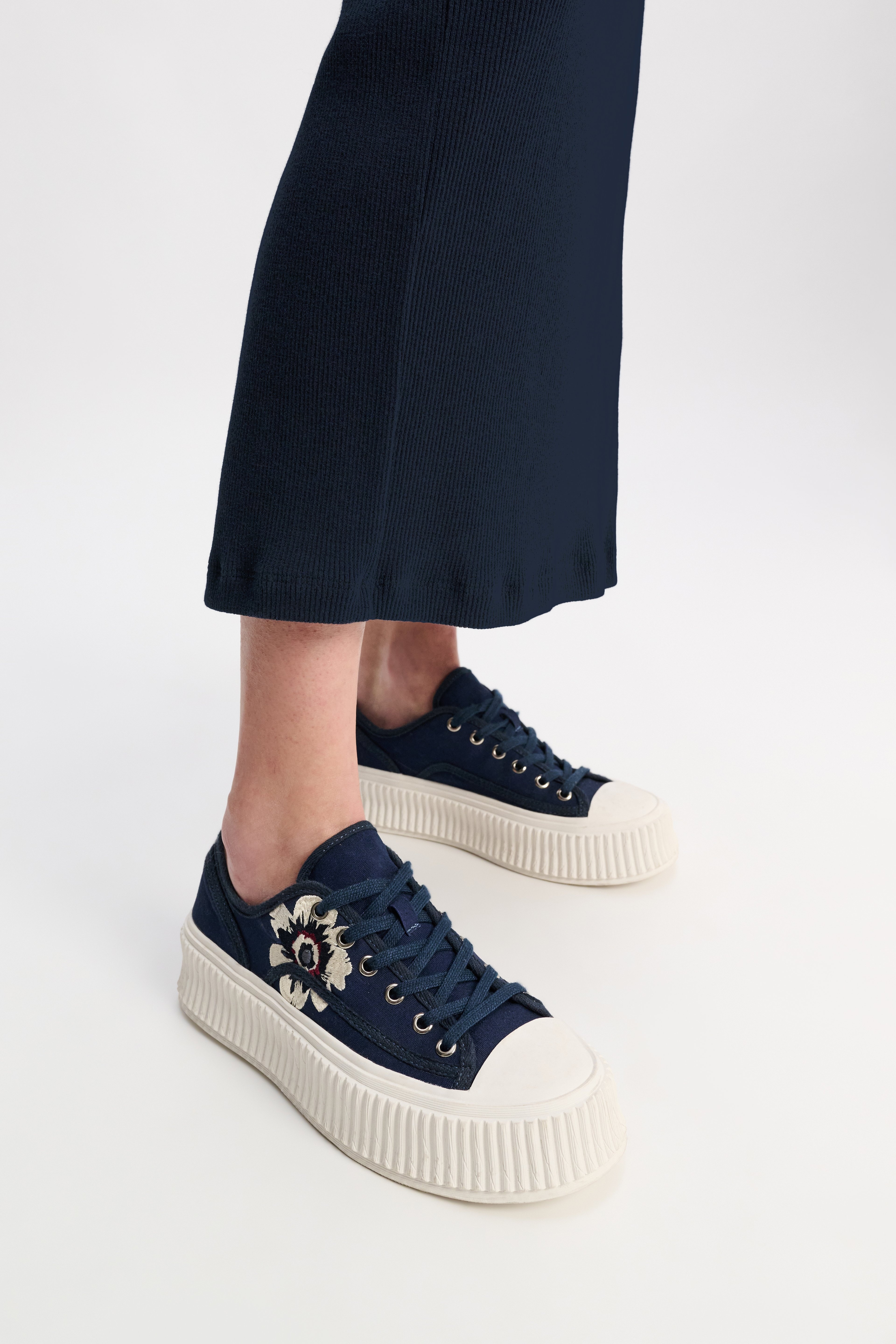 FLORAL SPORTINESS embroidered sneaker - 5