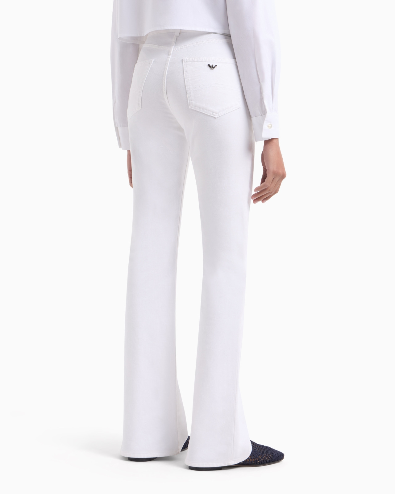 J47 Mid-rise flared-hem jeans in light worn stretch denim - 3