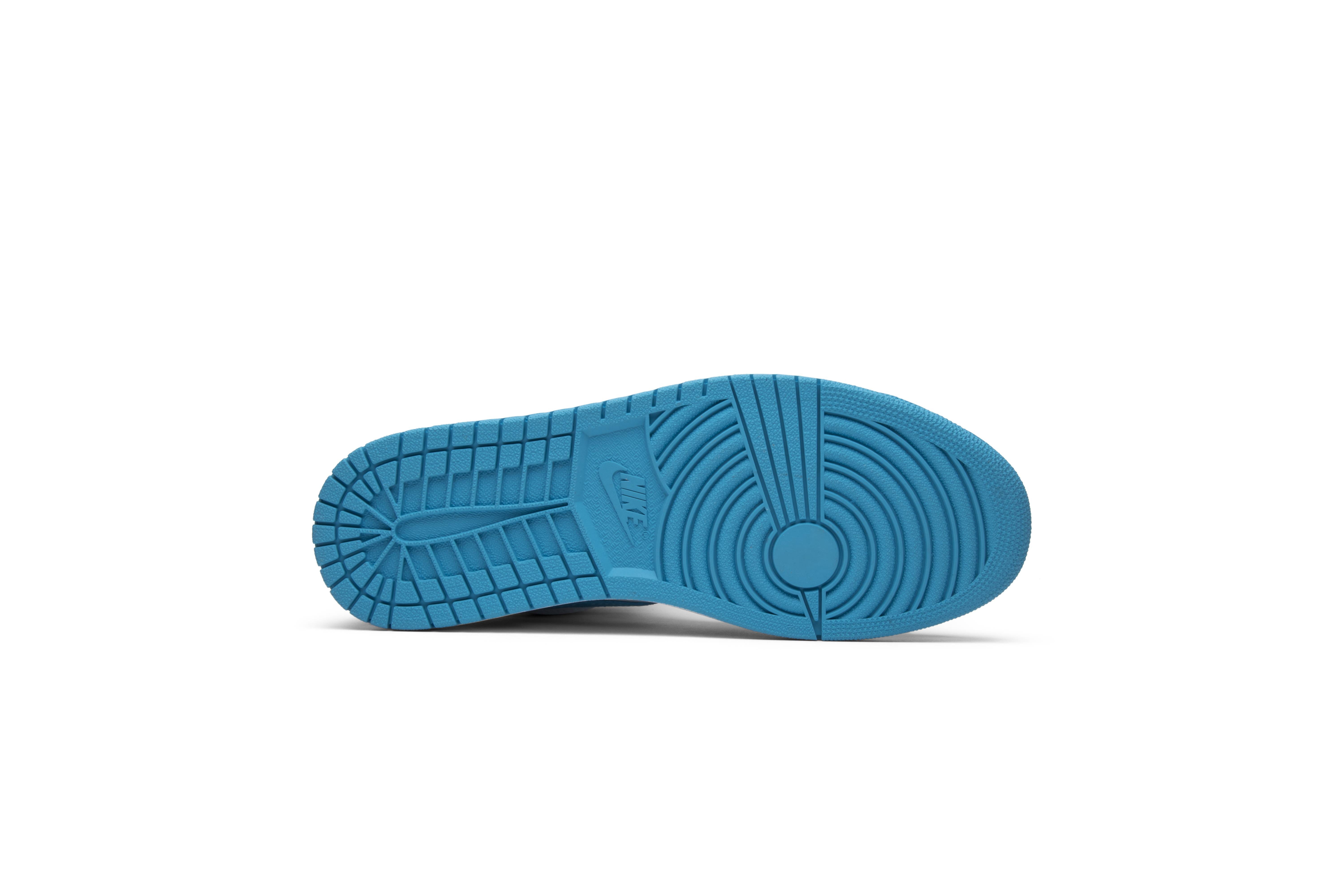Air Jordan 1 Retro High OG 'UNC' - 4