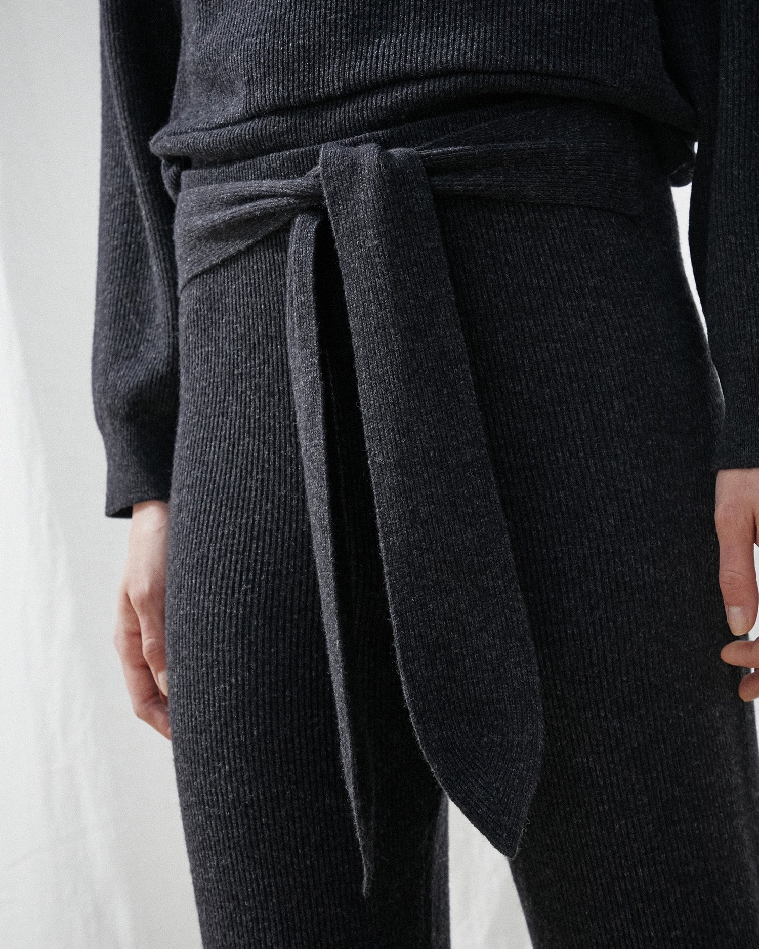 Knit Pants With Belt - 3