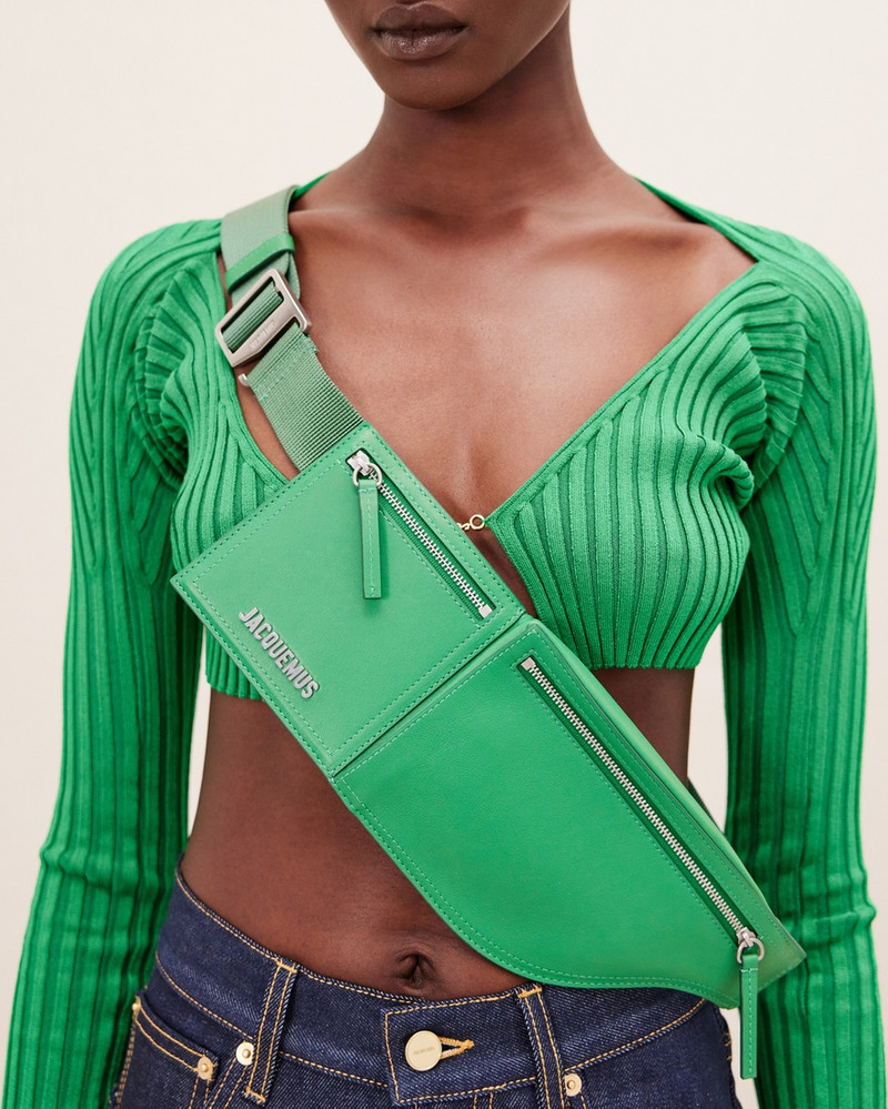 JACQUEMUS La banane carrée outlook