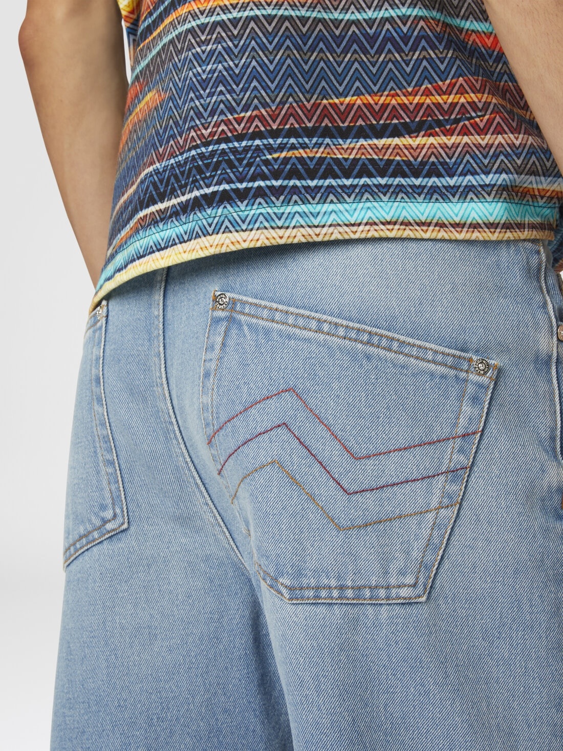 Five denim pockets with zigzag embroidery - 5