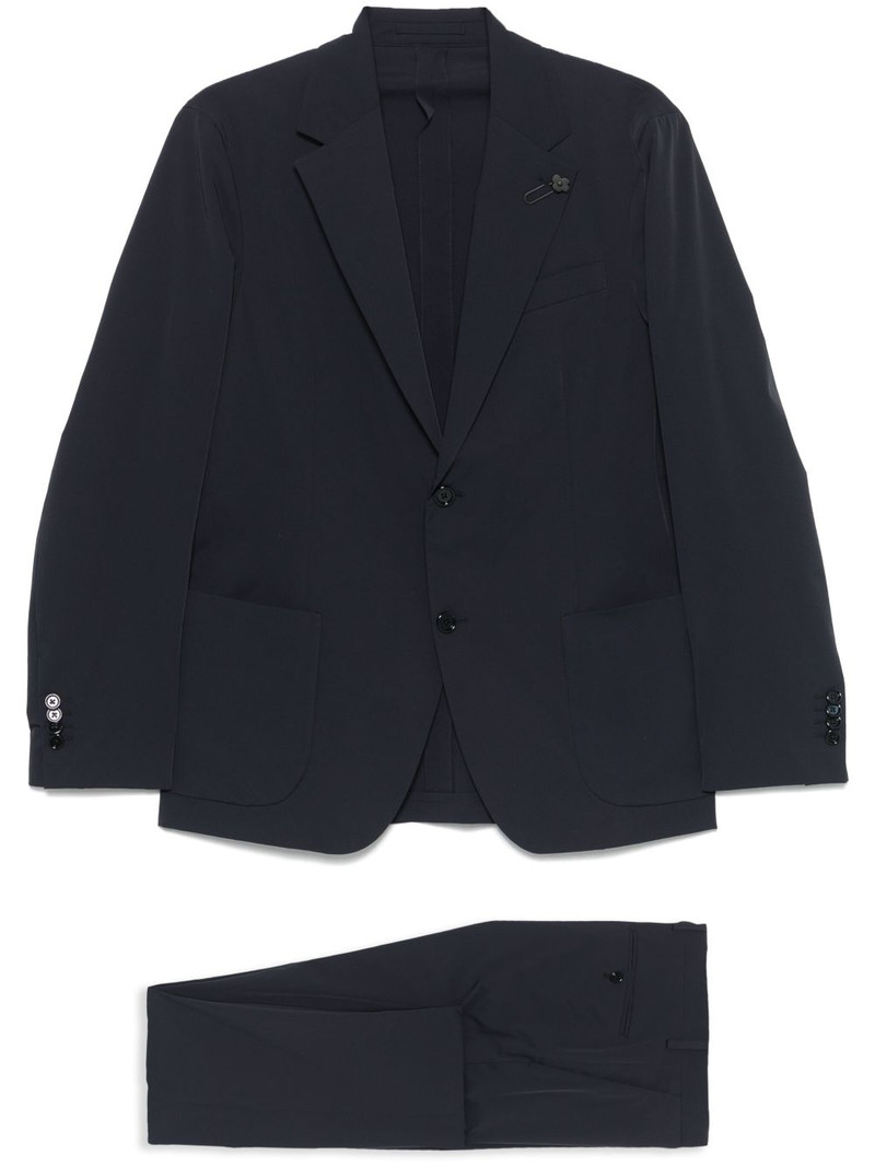 single-breasted suit 1