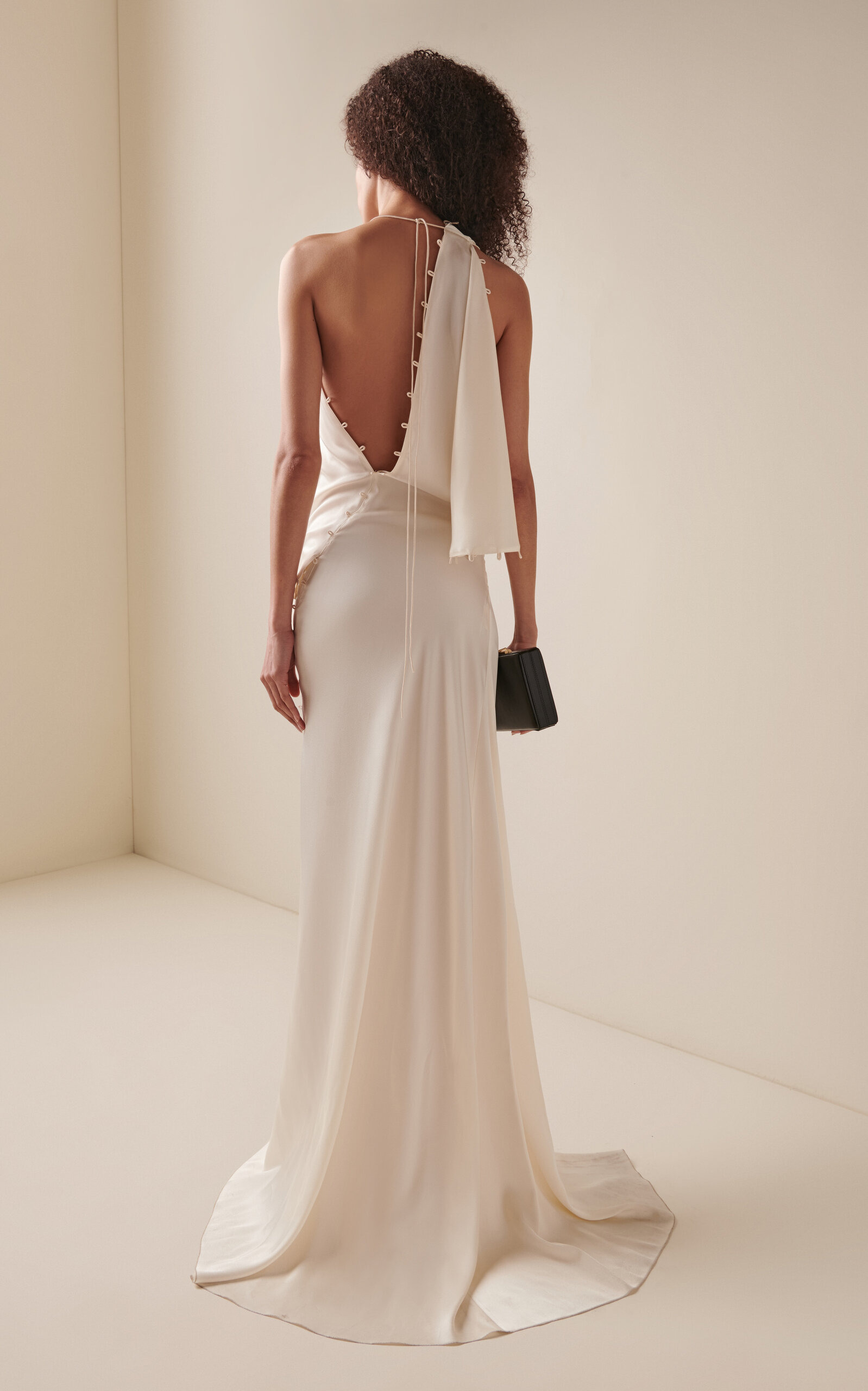 Rouleaux Detail Sleeveless Gown ivory - 5