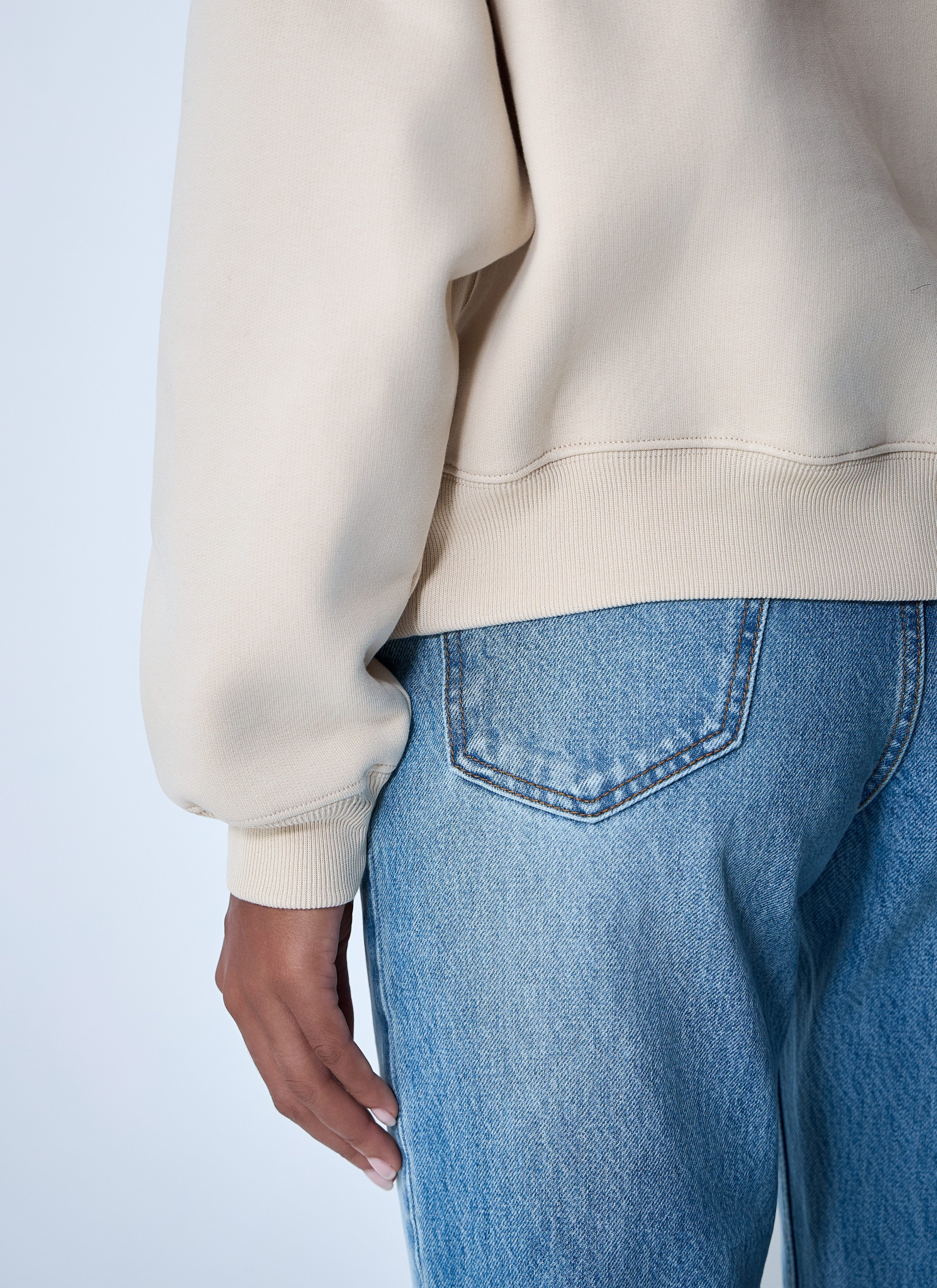 Jacquemus Women Le Camionneur Gros Grain Sweatshirt - 6