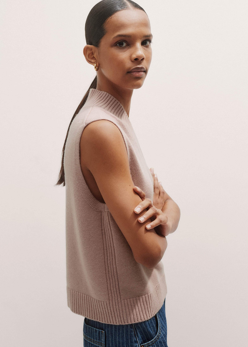 V-Neck Knit Vest 5