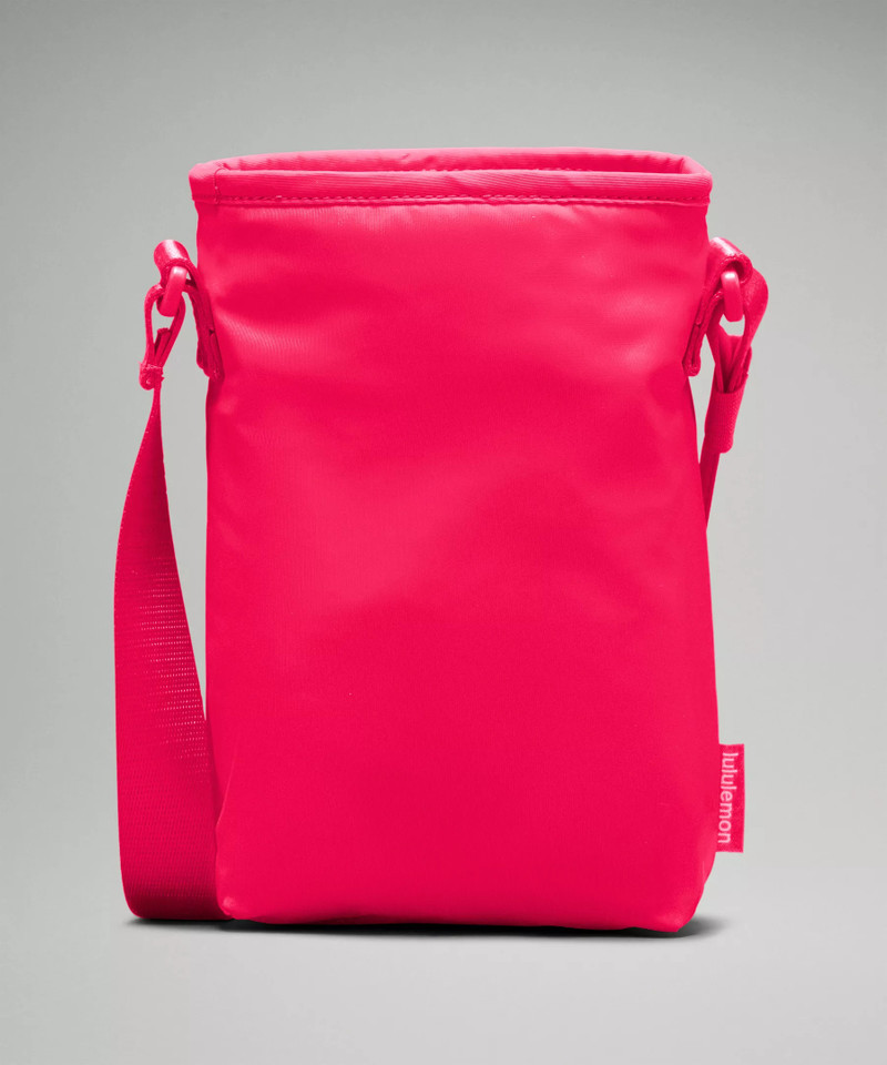 Water Bottle Crossbody with Front Pocket 2L 3