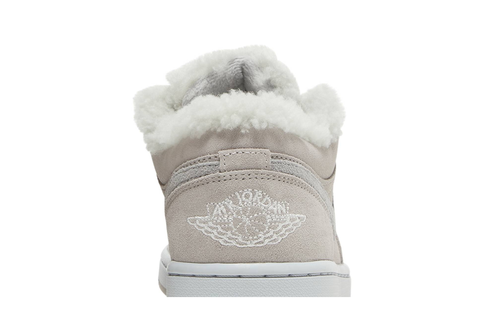 Wmns Air Jordan 1 Low SE 'Sherpa Fleece' - 7