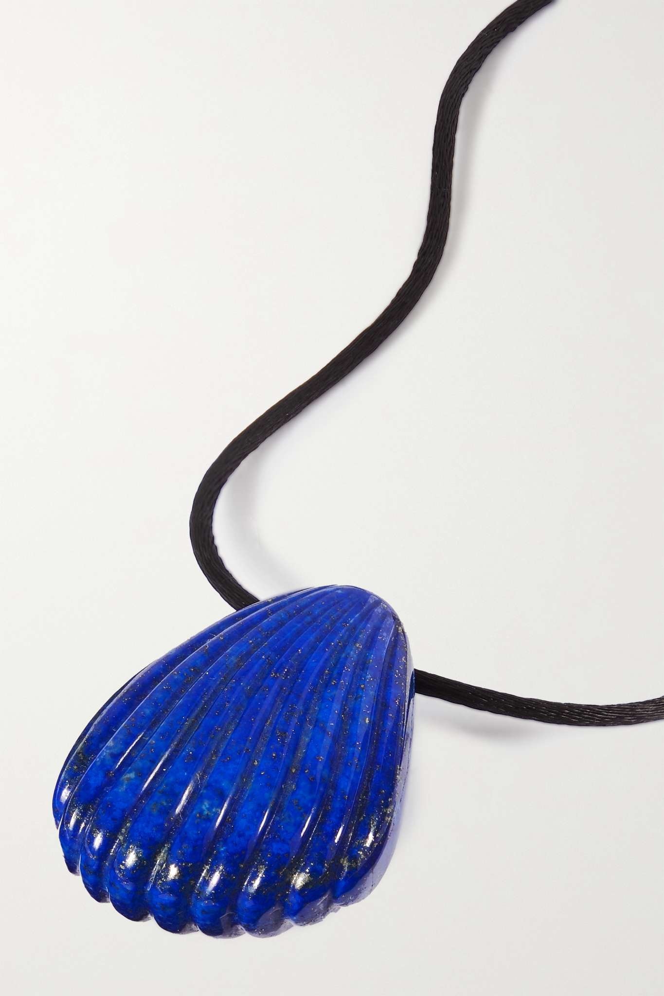 Small Coquille Pendant gold vermeil, lapis lazuli and silk necklace - 4