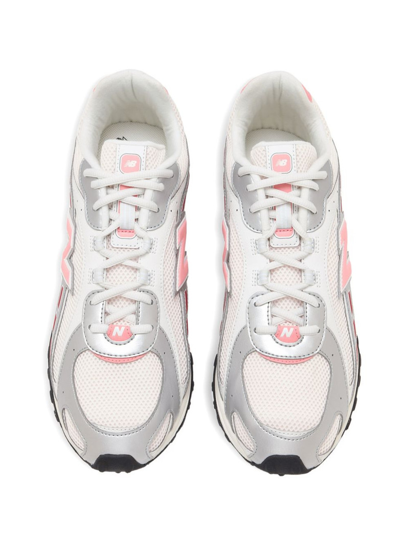 204L logo-patch sneakers 3