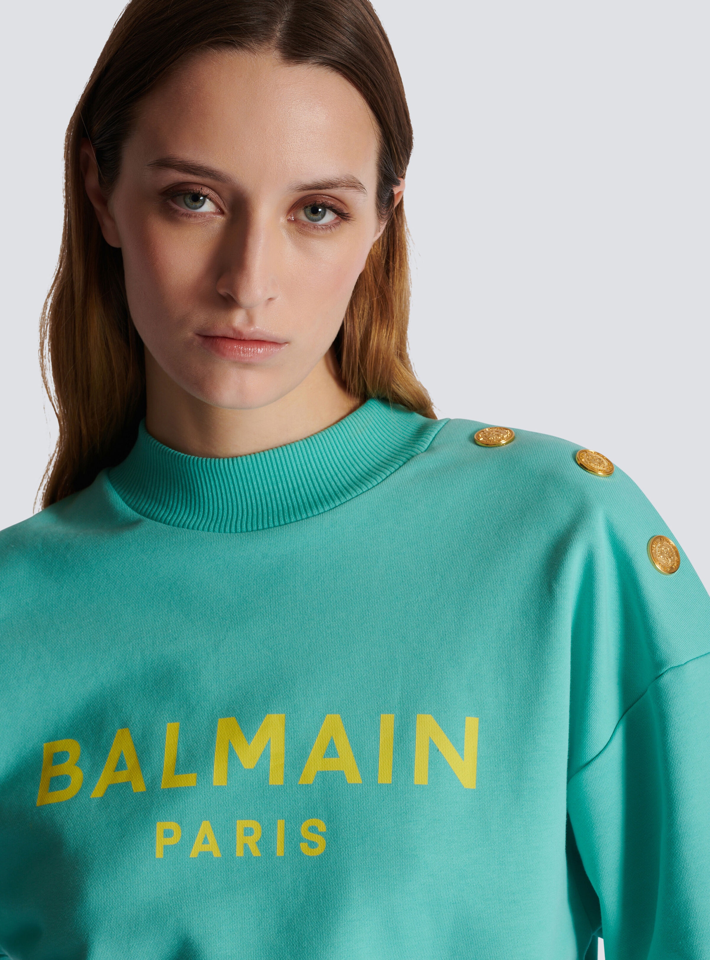 Cropped sweatshirt with Balmain Paris print - 7