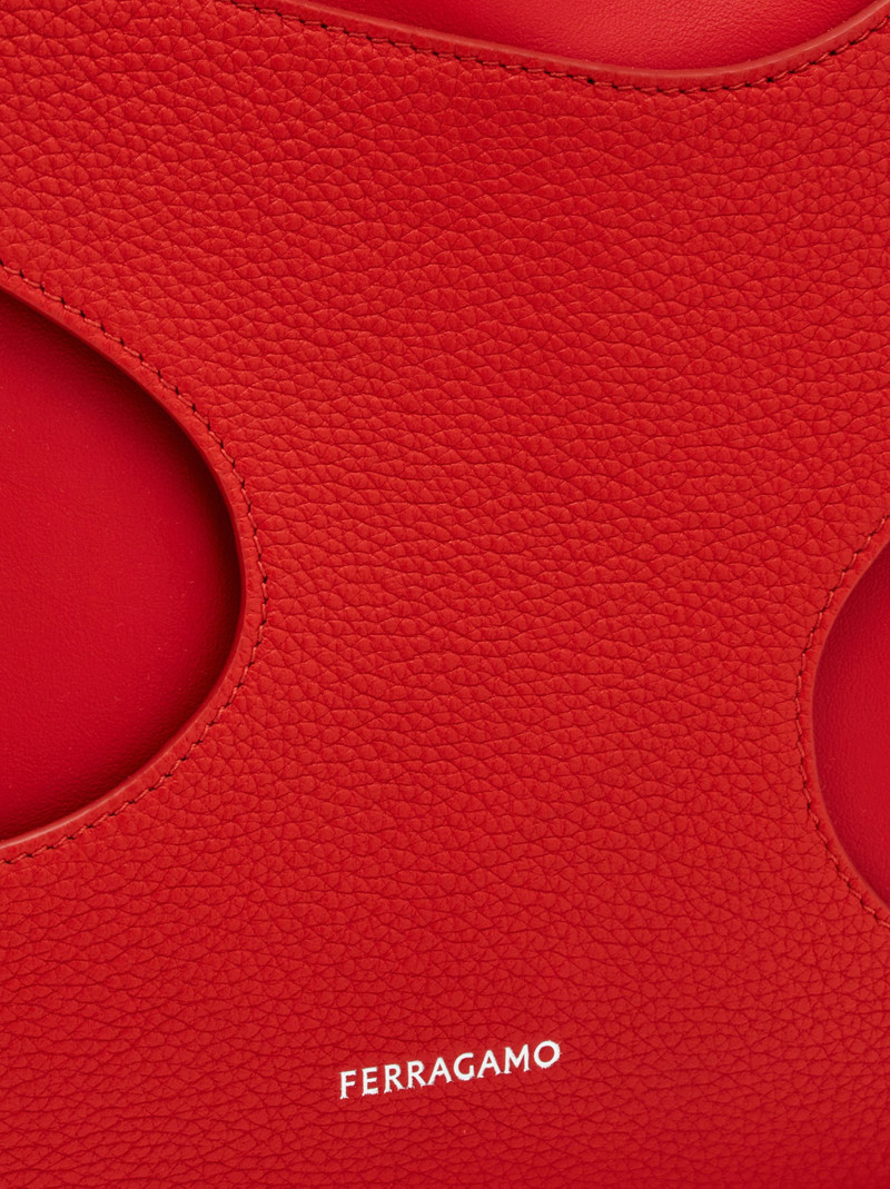 Shoulder bag with cut-out detailing (M) 6