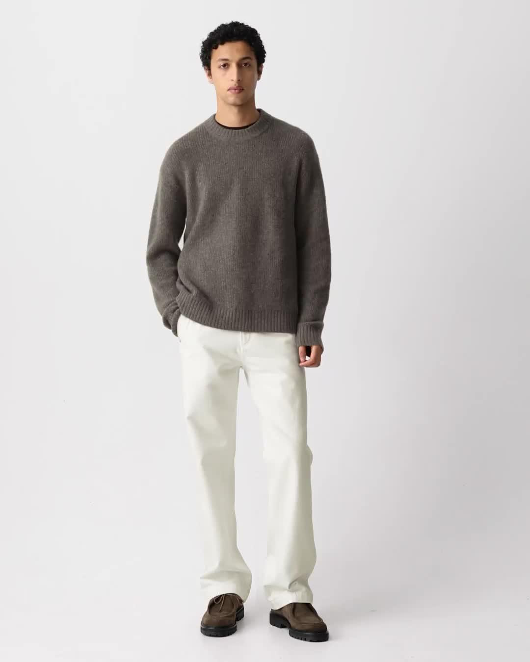 Relaxed Crewneck Sweater in Astor Wool - 7