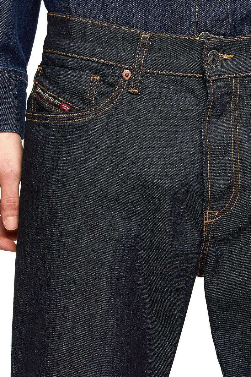 D-FINING TAPERED JEANS 009HF 5