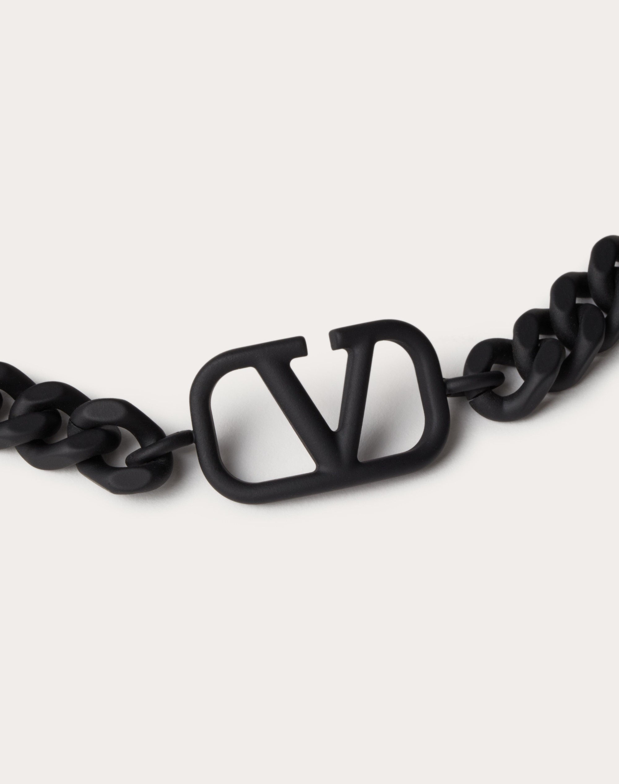 VLOGO SIGNATURE METAL BRACELET WITH RUBBER-EFFECT FINISH - 2