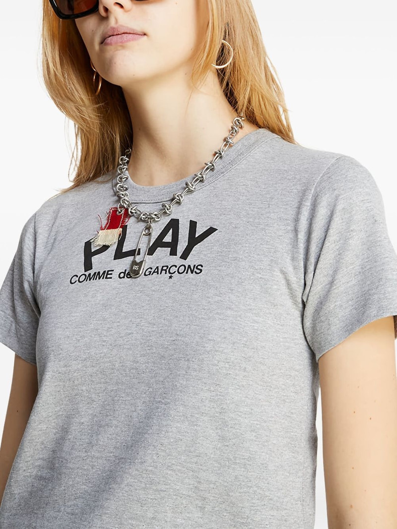 Play T-shirt 4