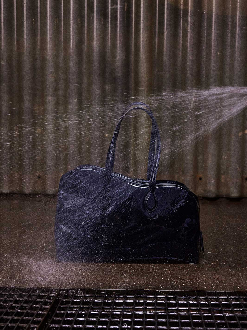 Aosta Black Tote Polyurethane 4