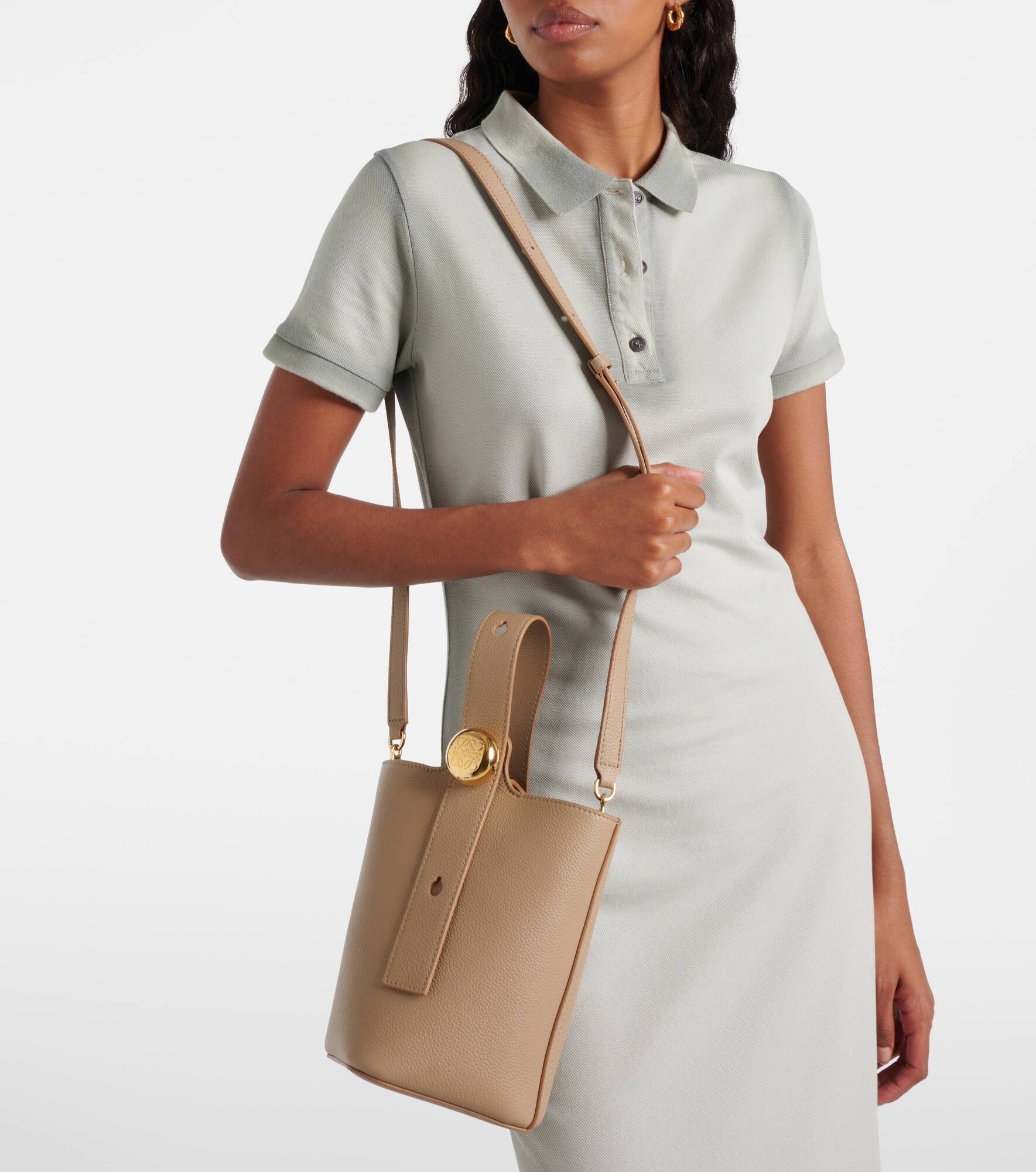 Pebble Mini leather bucket bag - 2