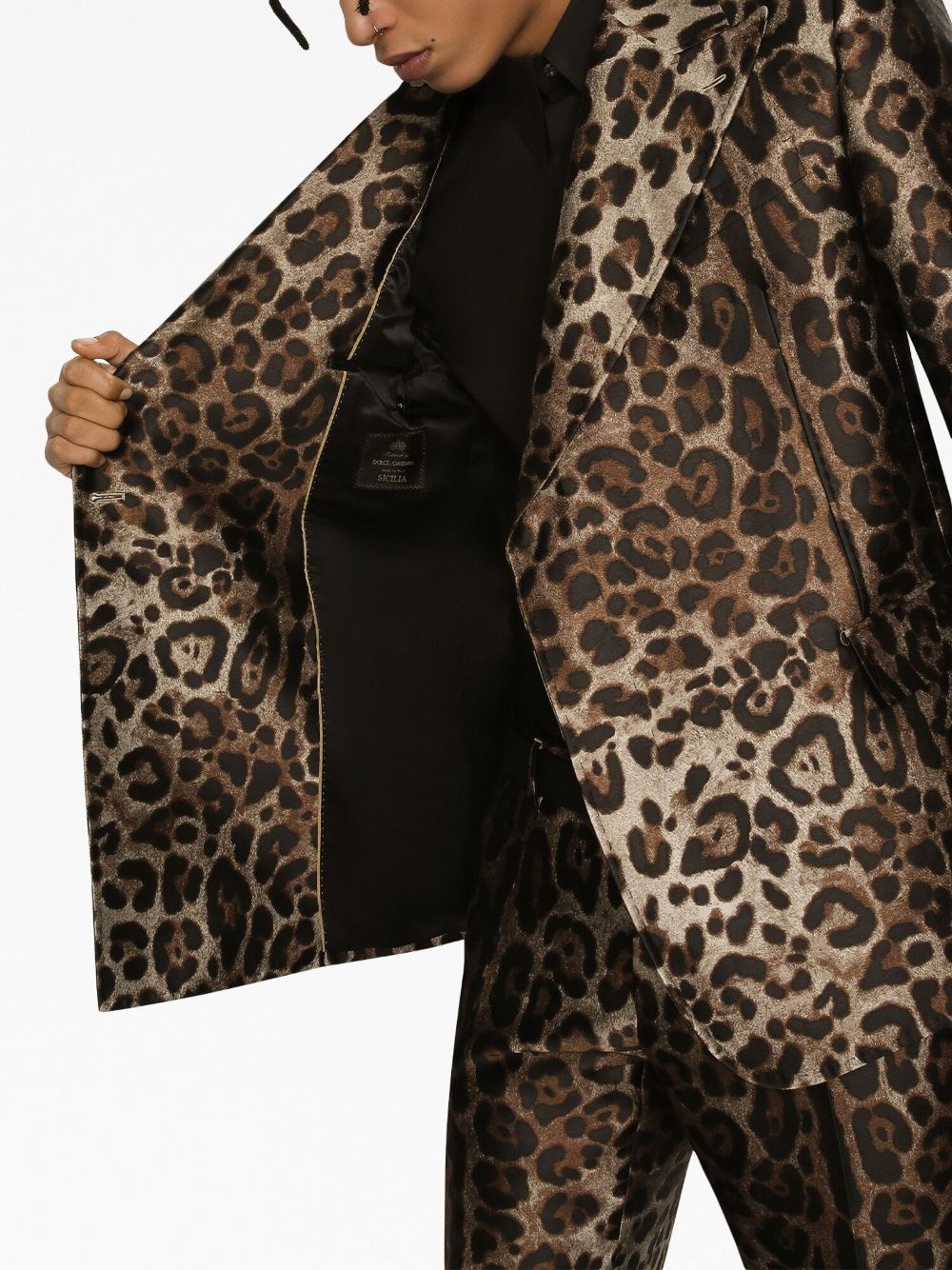 double-breasted leopard-print suit - 6