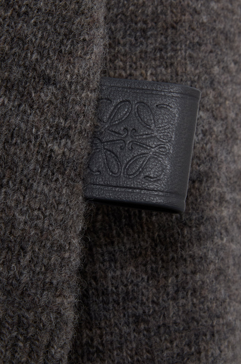 Asymmetric sweater in wool 3