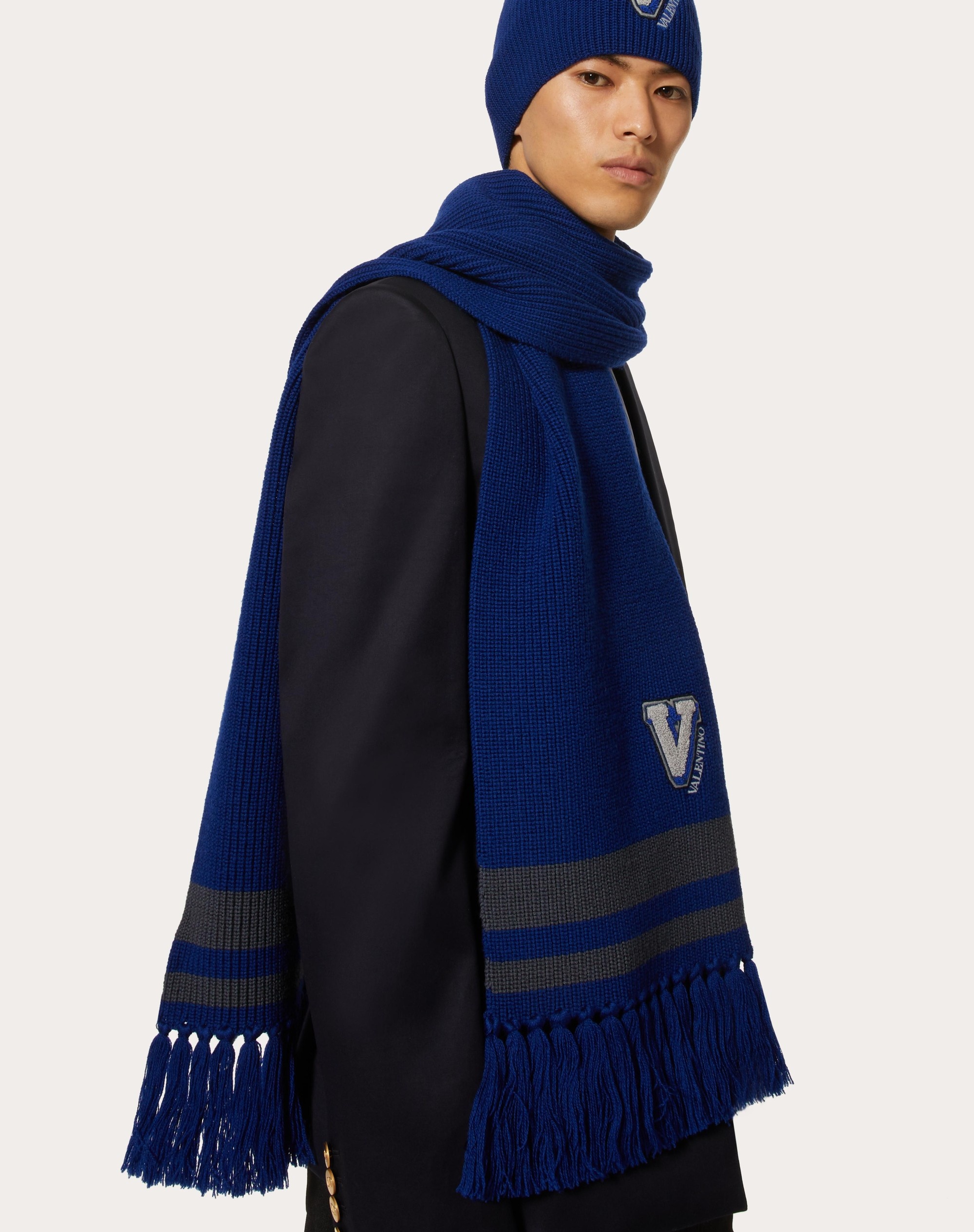 V-3D EMBROIDERED PATCH WOOL SCARF - 4