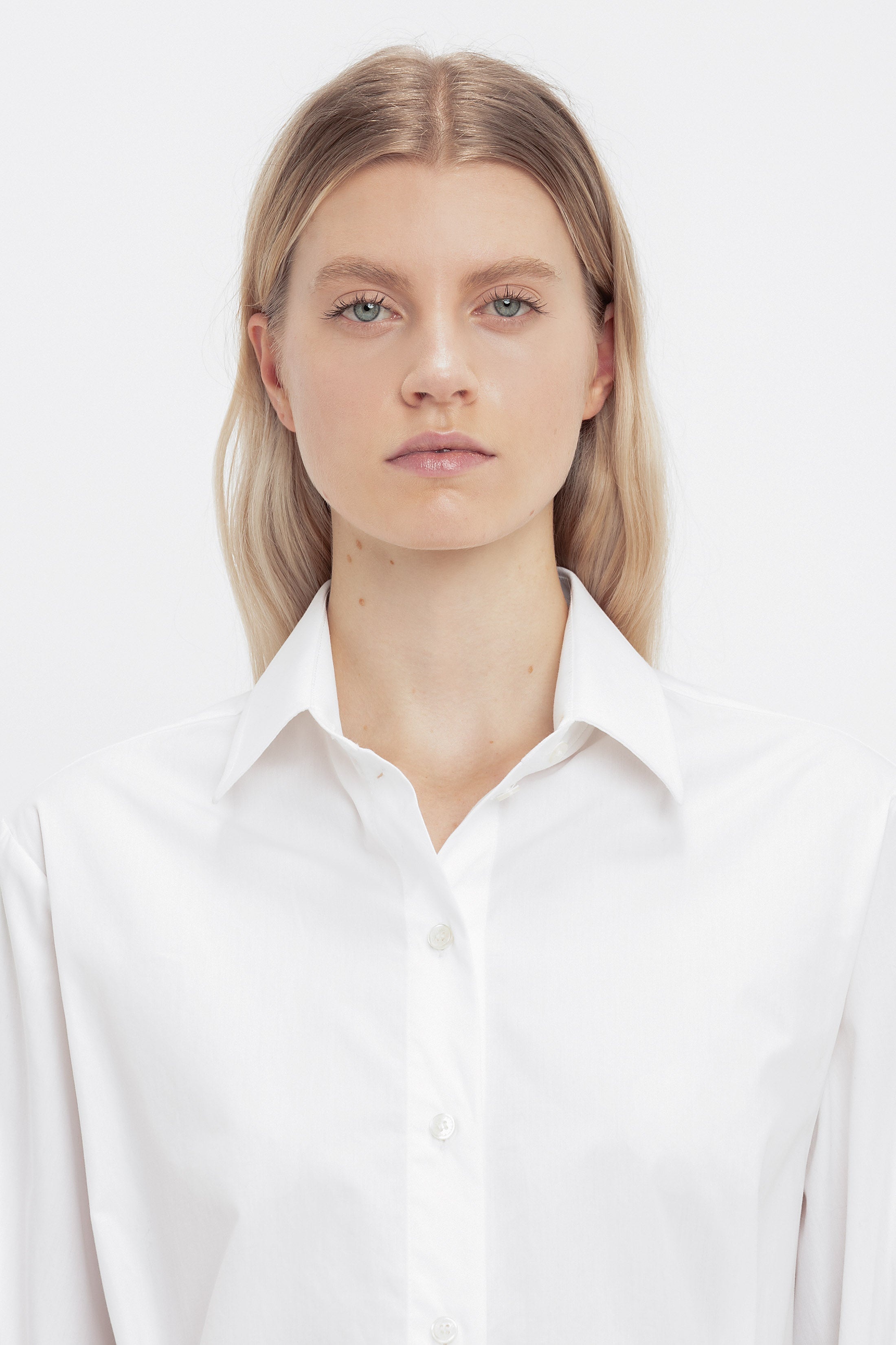 Pleat Detail Shirt In White - 7