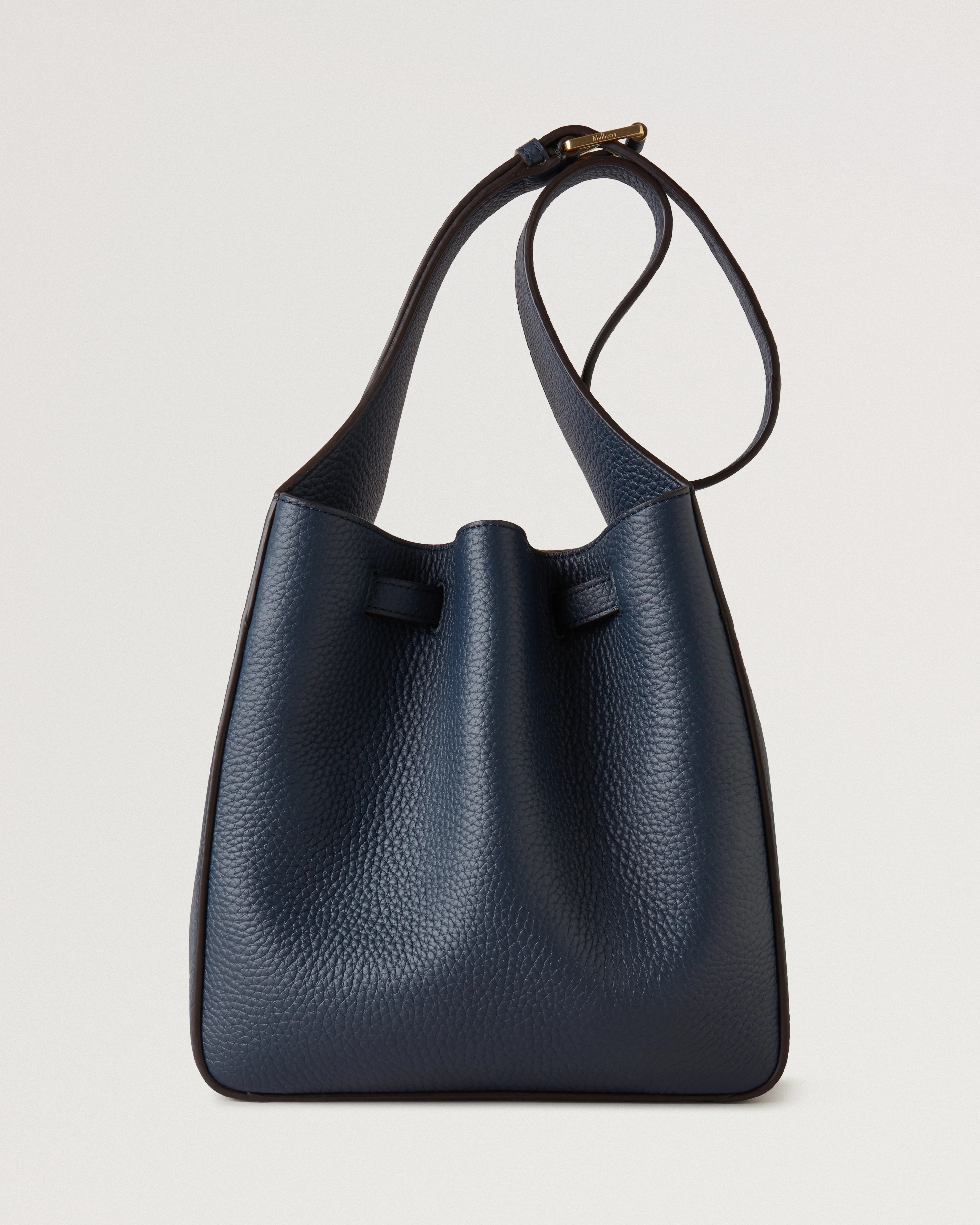 Small Lyra Bucket
Night Sky Heavy Grain - 1