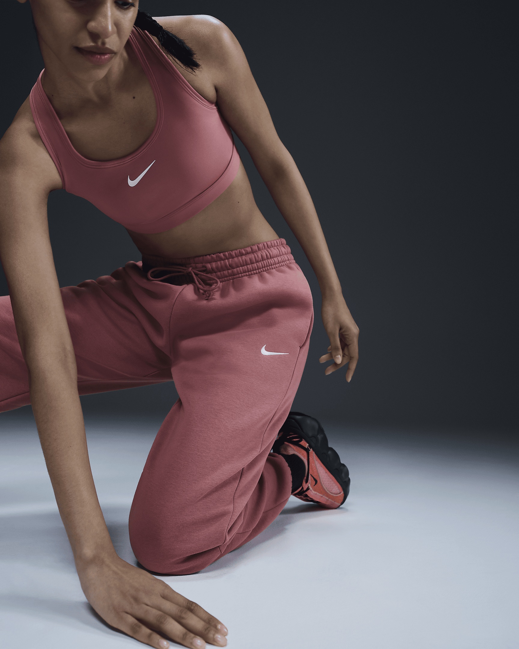 Women's Nike Sportswear Phoenix Fleece High-Waisted Oversized Sweatpants - 2