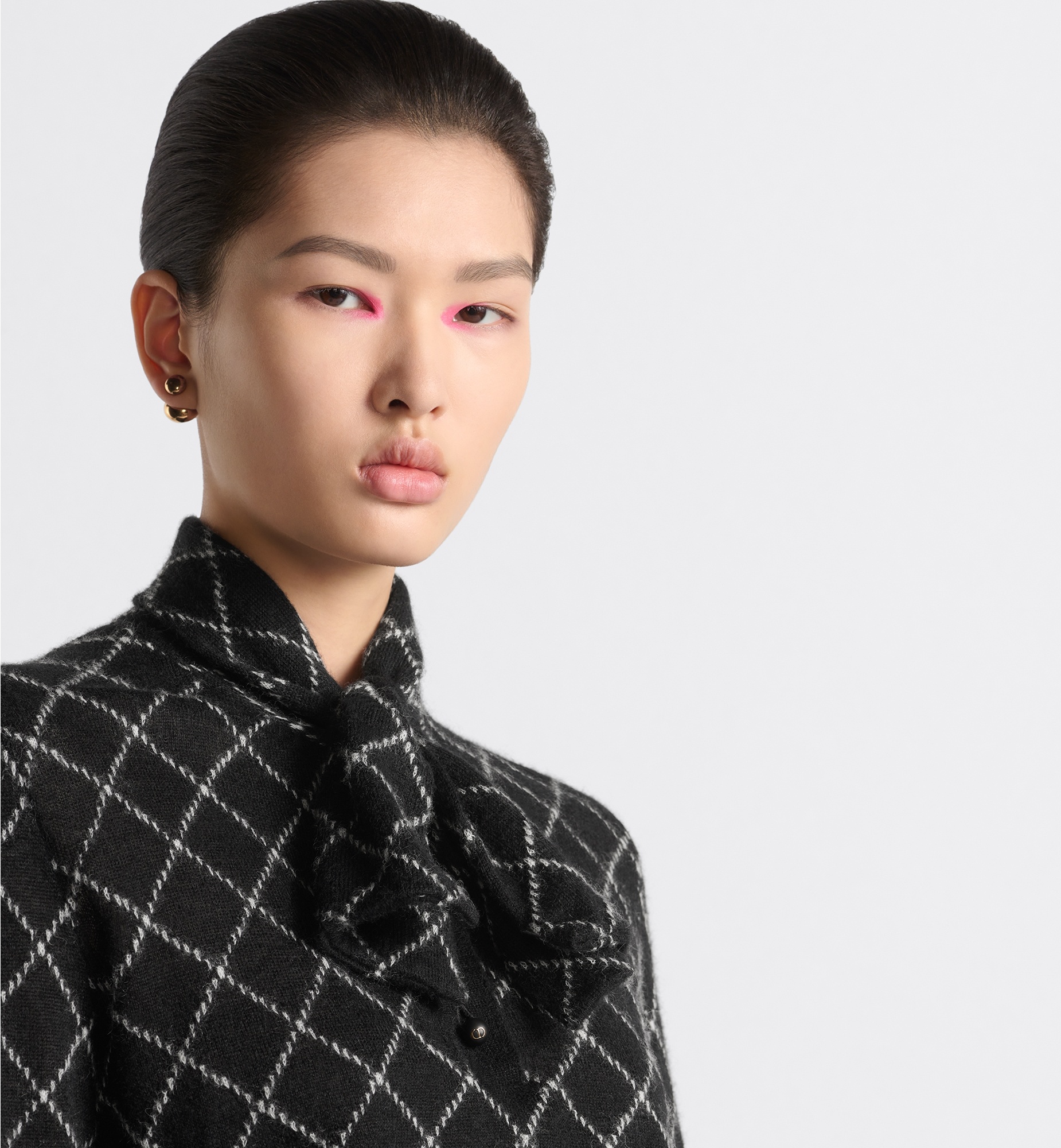 Tied Collar Sweater - 3
