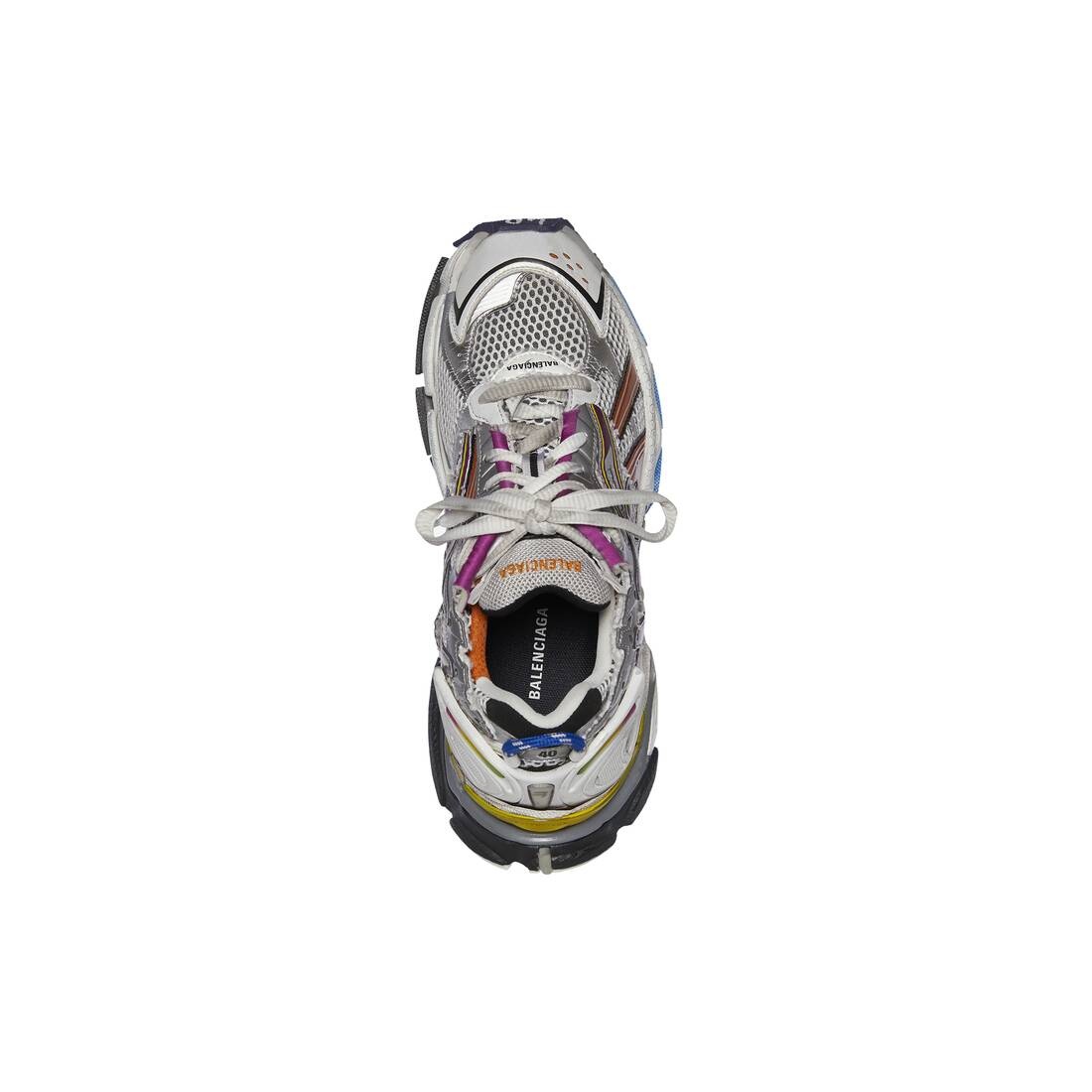 Men's Runner Sneaker in Grey - 6