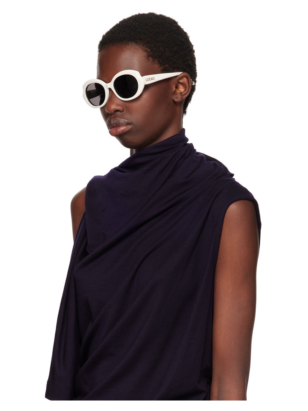 【LOEWE】ミニ オーバル スリム サングラス★ホワイト Loewe White Mini Oval Slim Sunglasses | ssense | REVERSIBLE