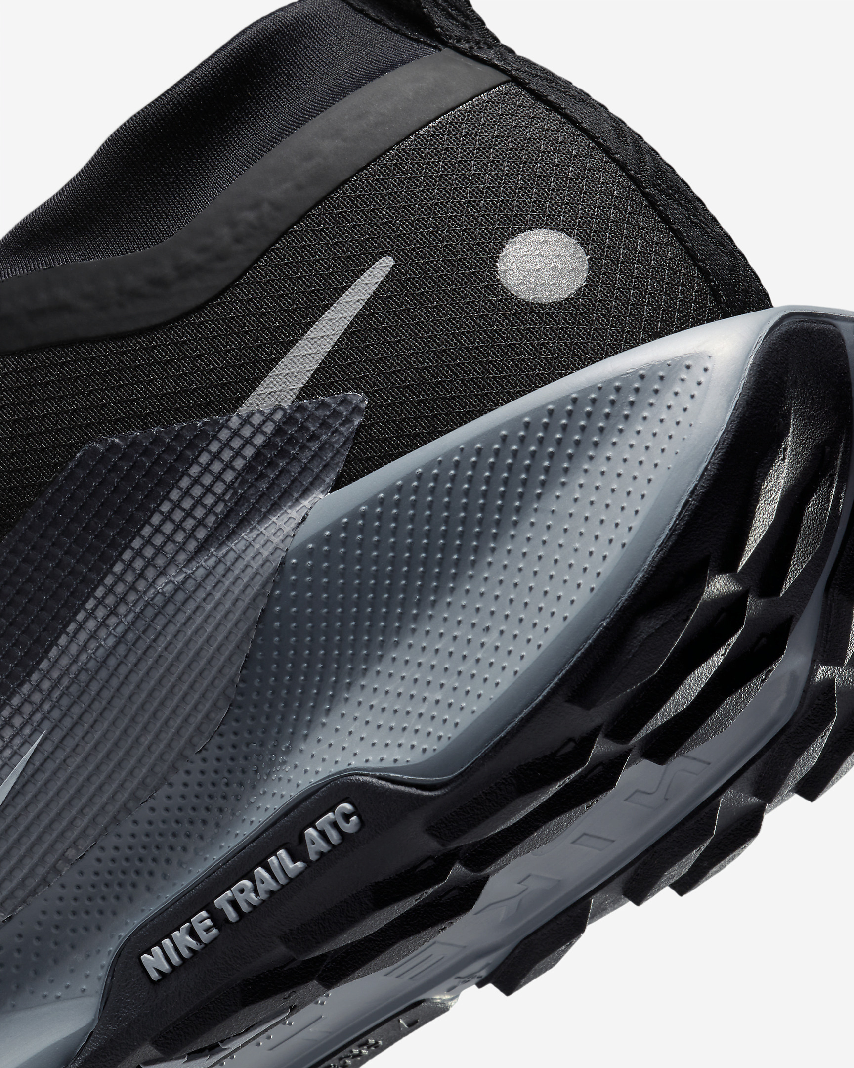Nike Pegasus Trail 5 GORE-TEX Men's Waterproof Trail Running Shoes - 8
