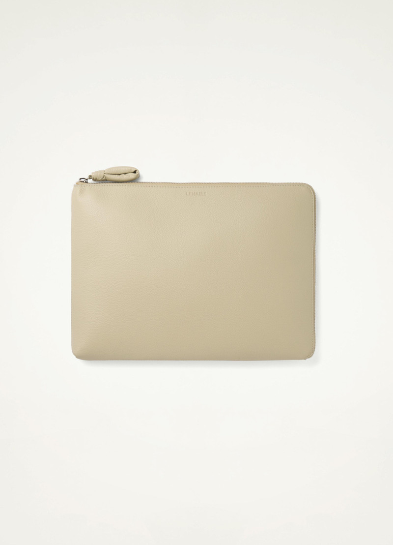 DOCUMENT HOLDER
SOFT GRAINED LEATHER 1