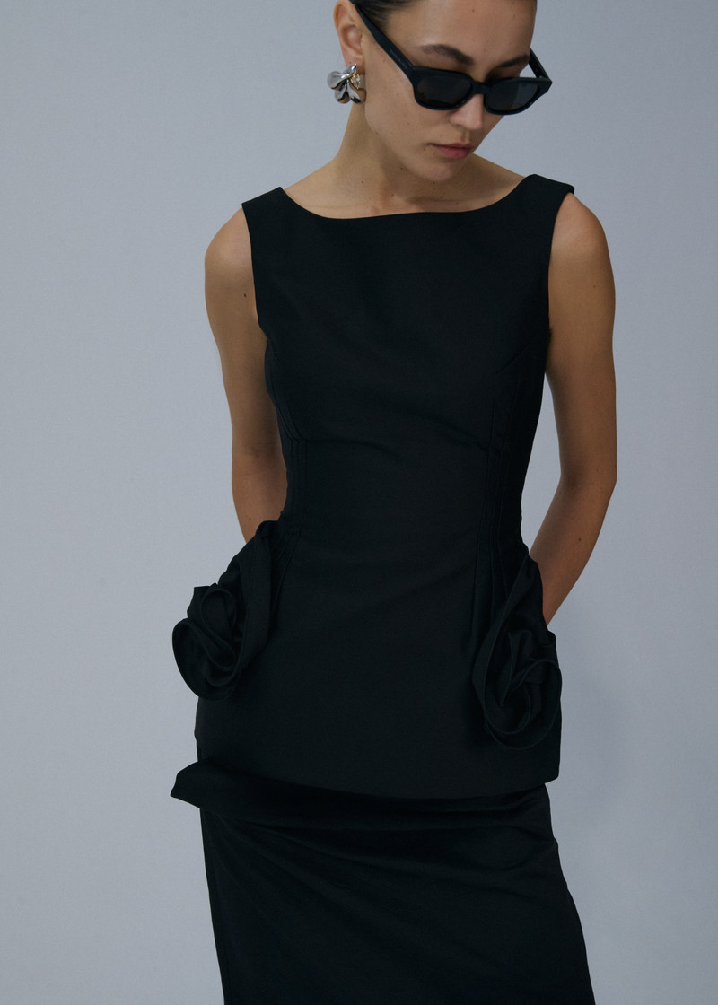 MAGDA BUTRYM Rose hip hourglass top in black outlook