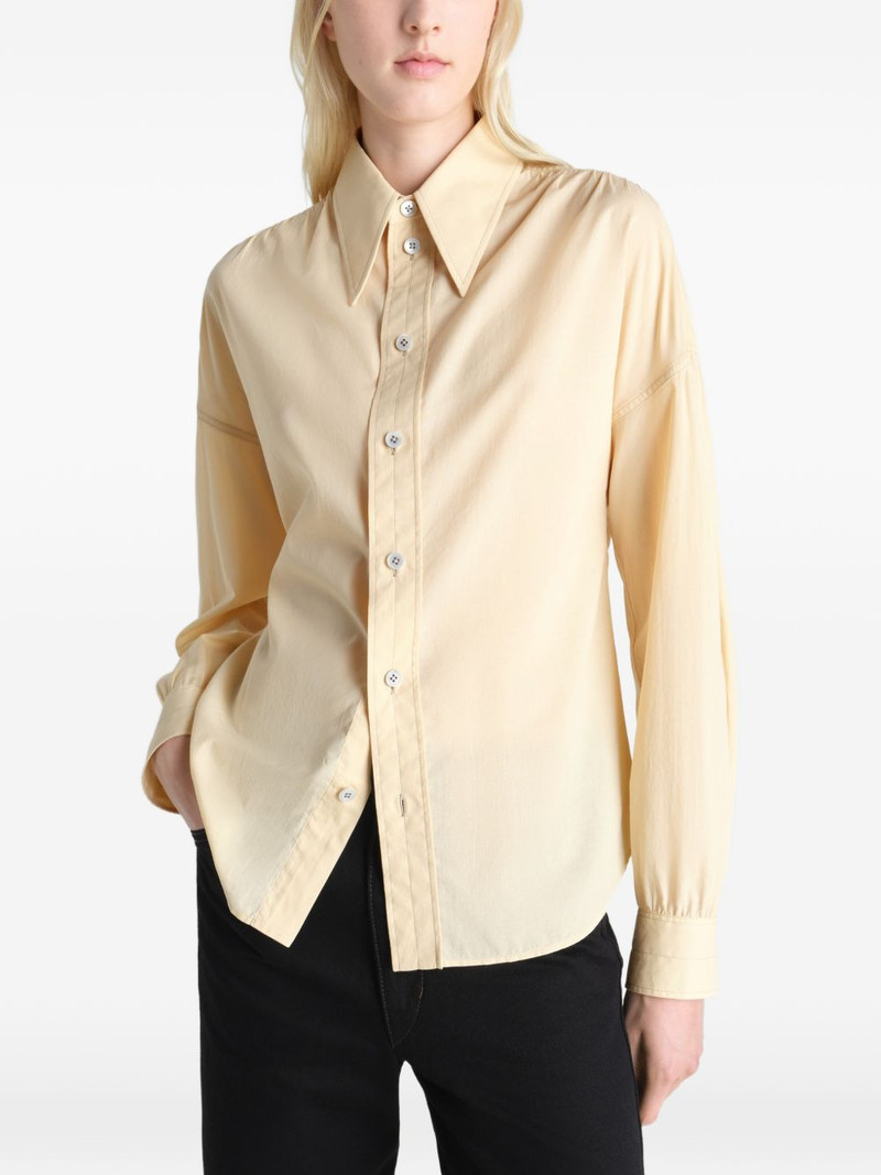 pointed-collar shirt 3