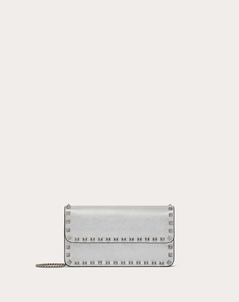 ROCKSTUD METALLIC GRAINY CALFSKIN WALLET WITH CHAIN 1