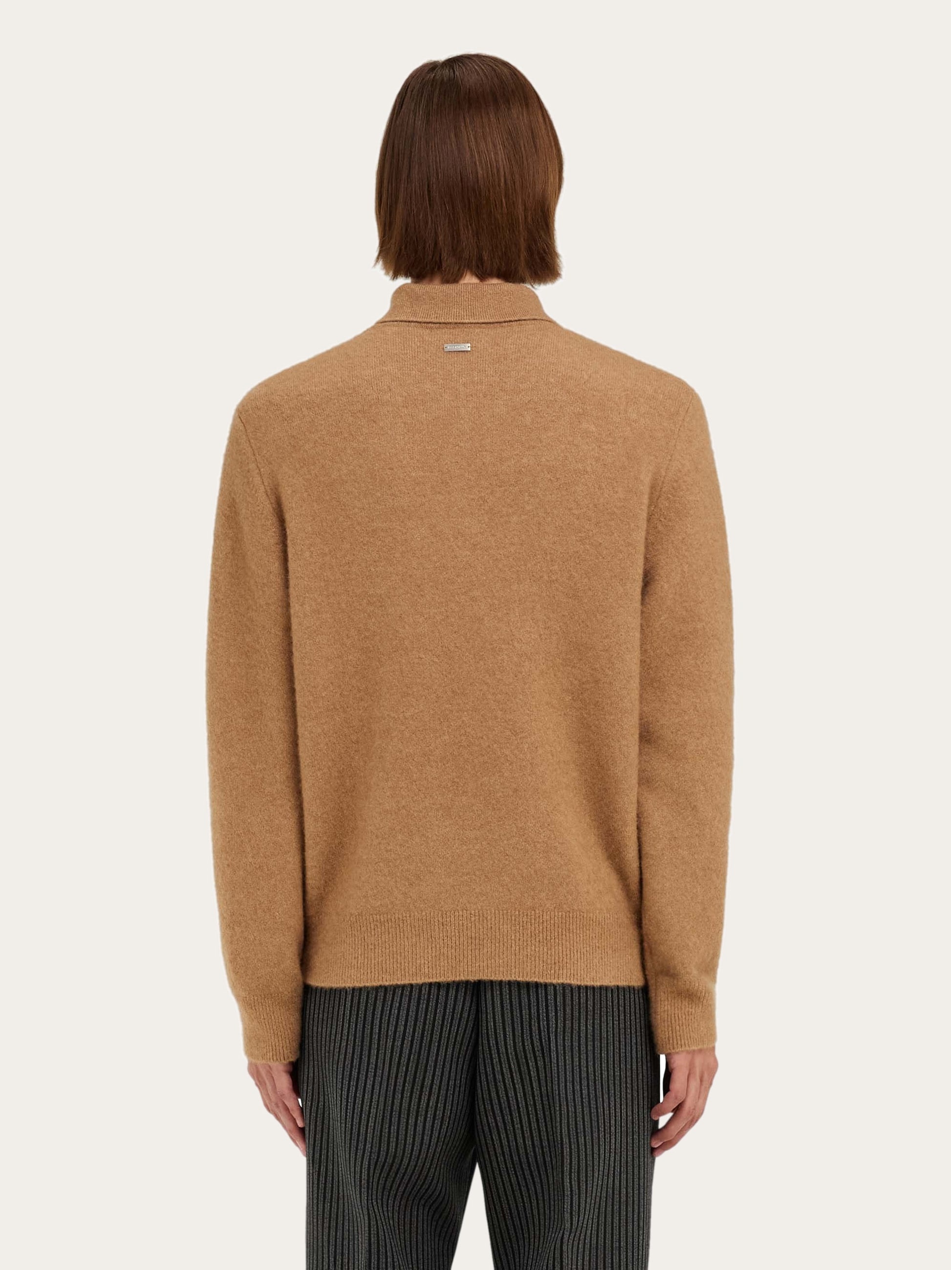 Long sleeved camel and silk polo shirt - 3