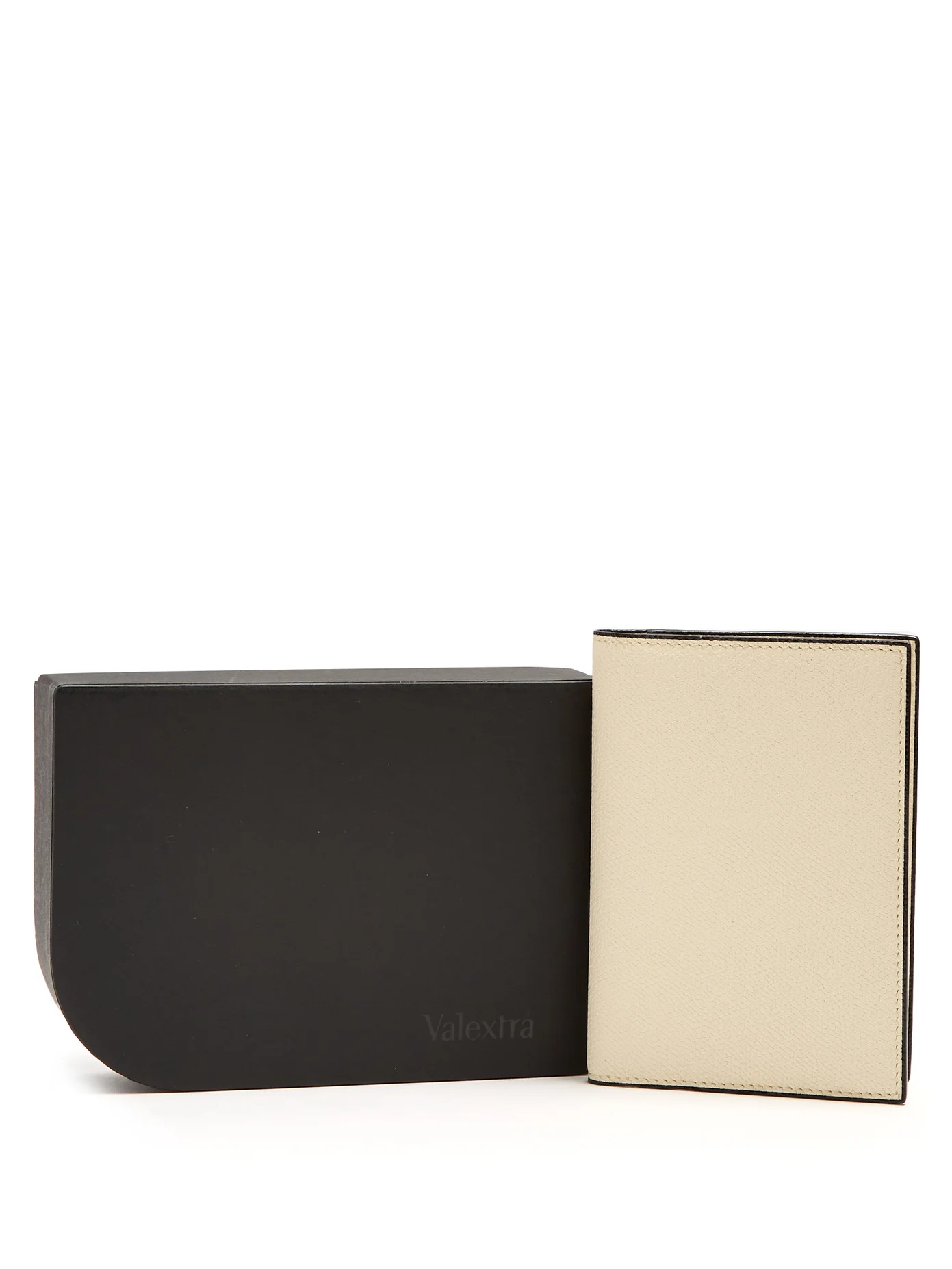 Grained-leather passport holder - 4