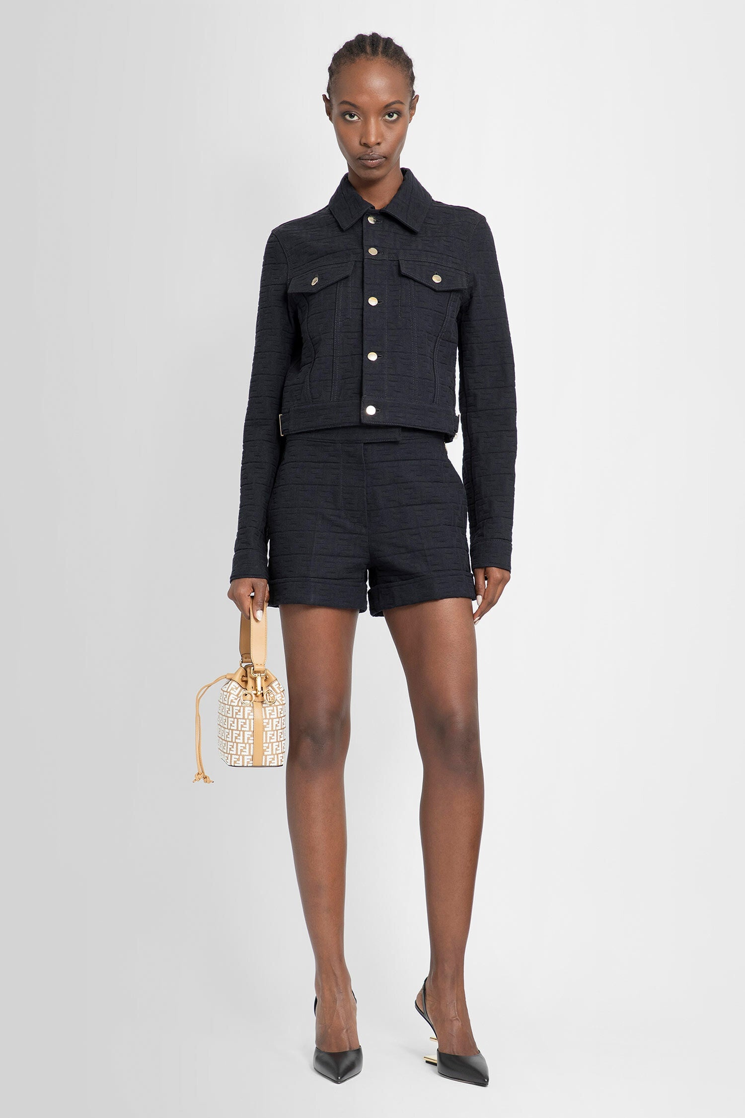 FENDI WOMAN BLACK SHORTS - 5