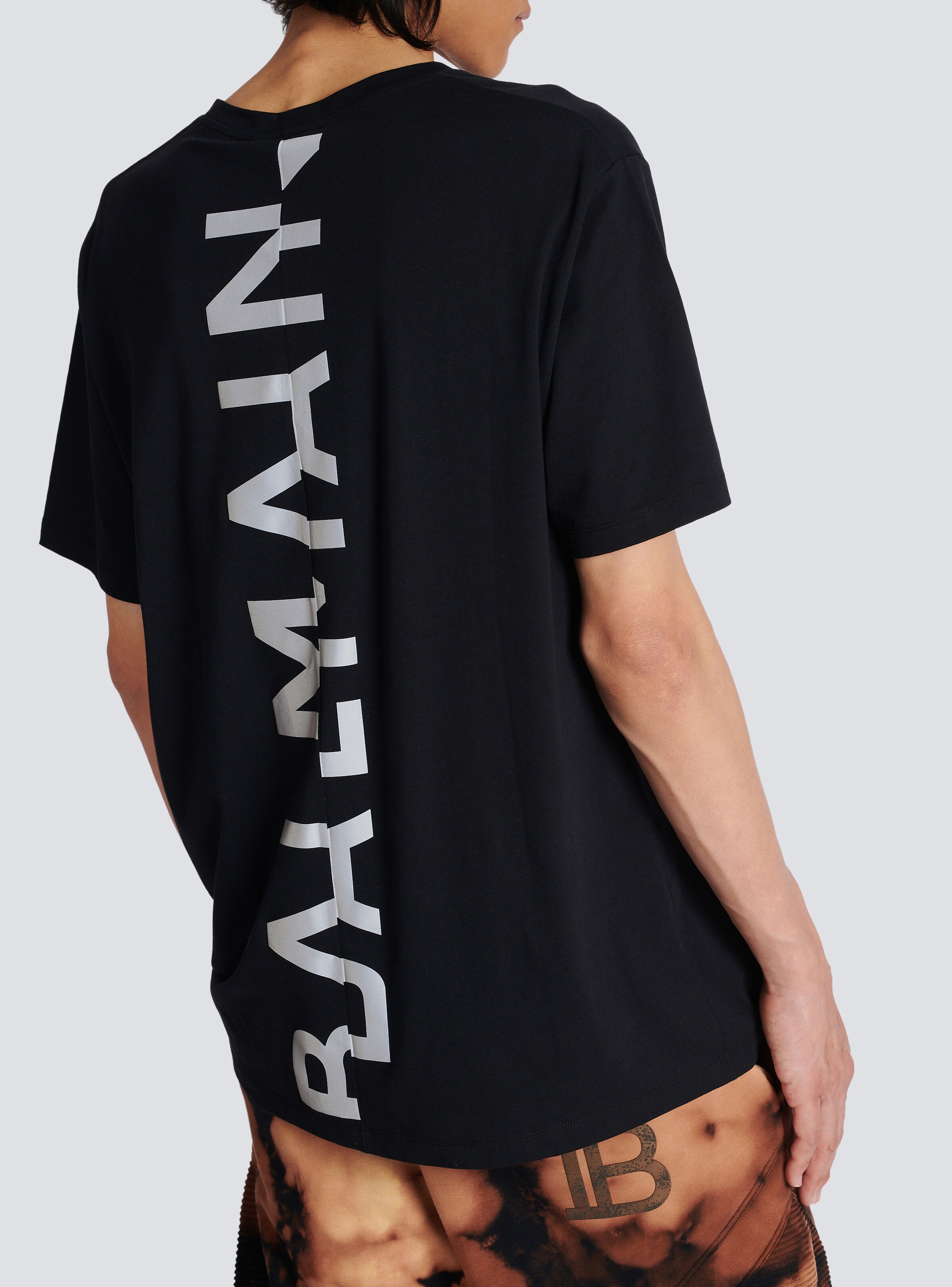 T-shirt in eco-responsible cotton with reflective Balmain maxi logo print - 7